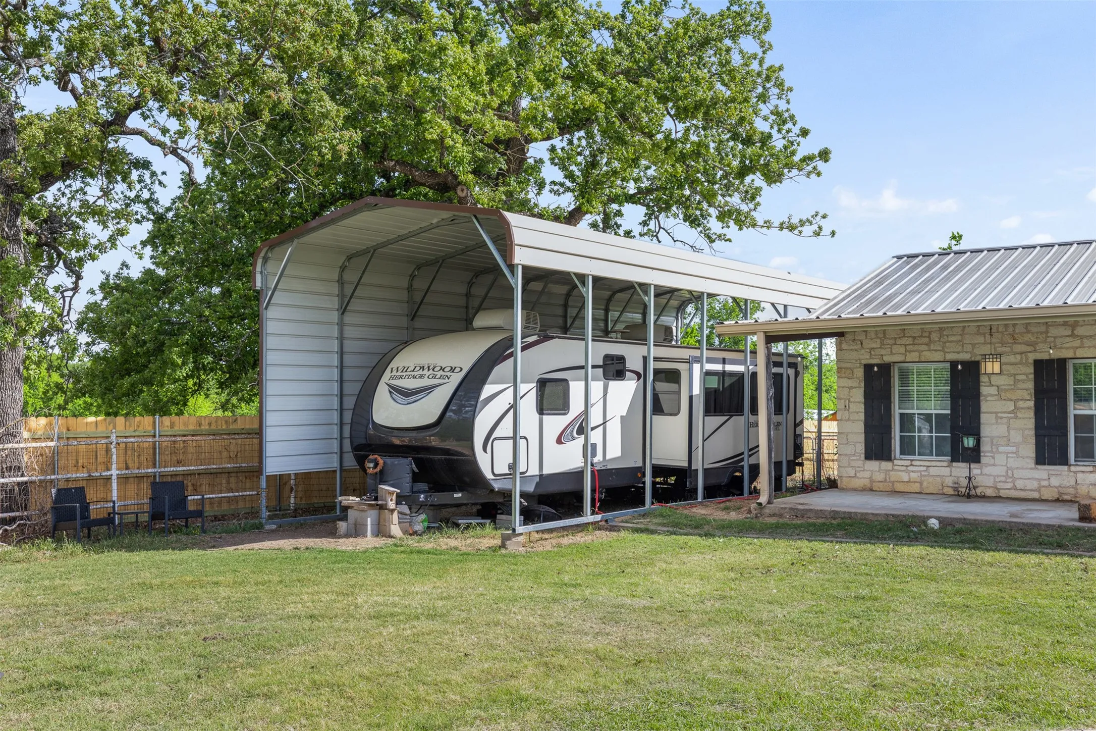 Farm For Sale in Mc Lennan County , 203 Saffle Road, Robinson, Texas 76706, 3 Bedrooms, 2 Bathrooms, Garage spaces, 1,680 Sqft, built in 2001, Preowned, Price $514,900, mls#21234425, Real Estate Agent in Robinson, Homes For Sale in Mc Lennan county, Homes For Sale in Robinson, Realtor in Robinson Texas, Real Estate Brokerage Independent Realty Texas, Luminita Cordes Realtor