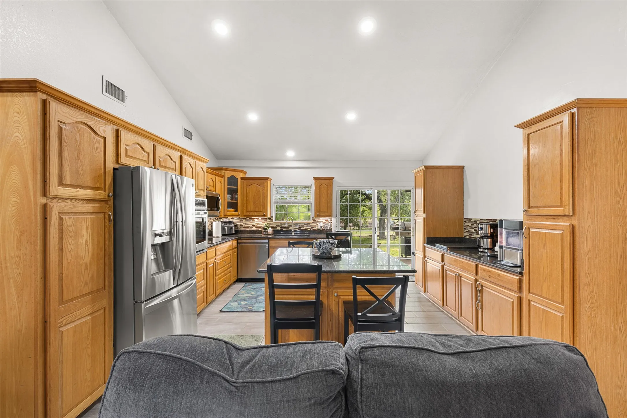 Farm For Sale in Mc Lennan County , 203 Saffle Road, Robinson, Texas 76706, 3 Bedrooms, 2 Bathrooms, Garage spaces, 1,680 Sqft, built in 2001, Preowned, Price $514,900, mls#21234425, Real Estate Agent in Robinson, Homes For Sale in Mc Lennan county, Homes For Sale in Robinson, Realtor in Robinson Texas, Real Estate Brokerage Independent Realty Texas, Luminita Cordes Realtor
