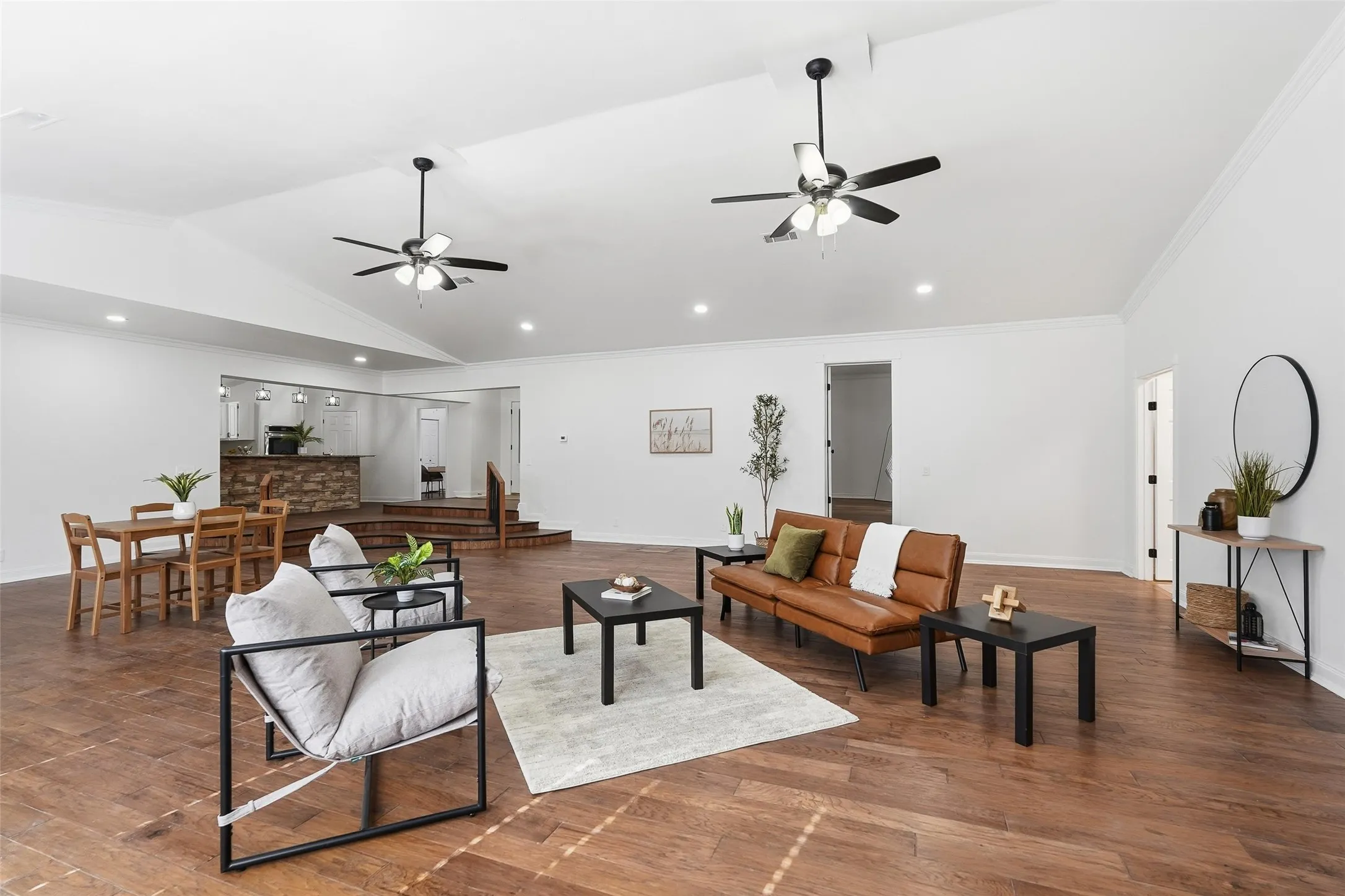 Single Family Residence For Sale in Hunt County , 9902 County Road 2434, Terrell, Texas 75160, 3 Bedroom, 2 Bathroom, Garage spaces, 2,679 Sqft, built in 1984, mls#21226038, Real Estate Agent in Terrell, Homes For Sale in Hunt county, Homes For Sale in Terrell, Realtor in Terrell Texas, Real Estate Brokerage Independent Realty Texas, Luminita Cordes Realtor