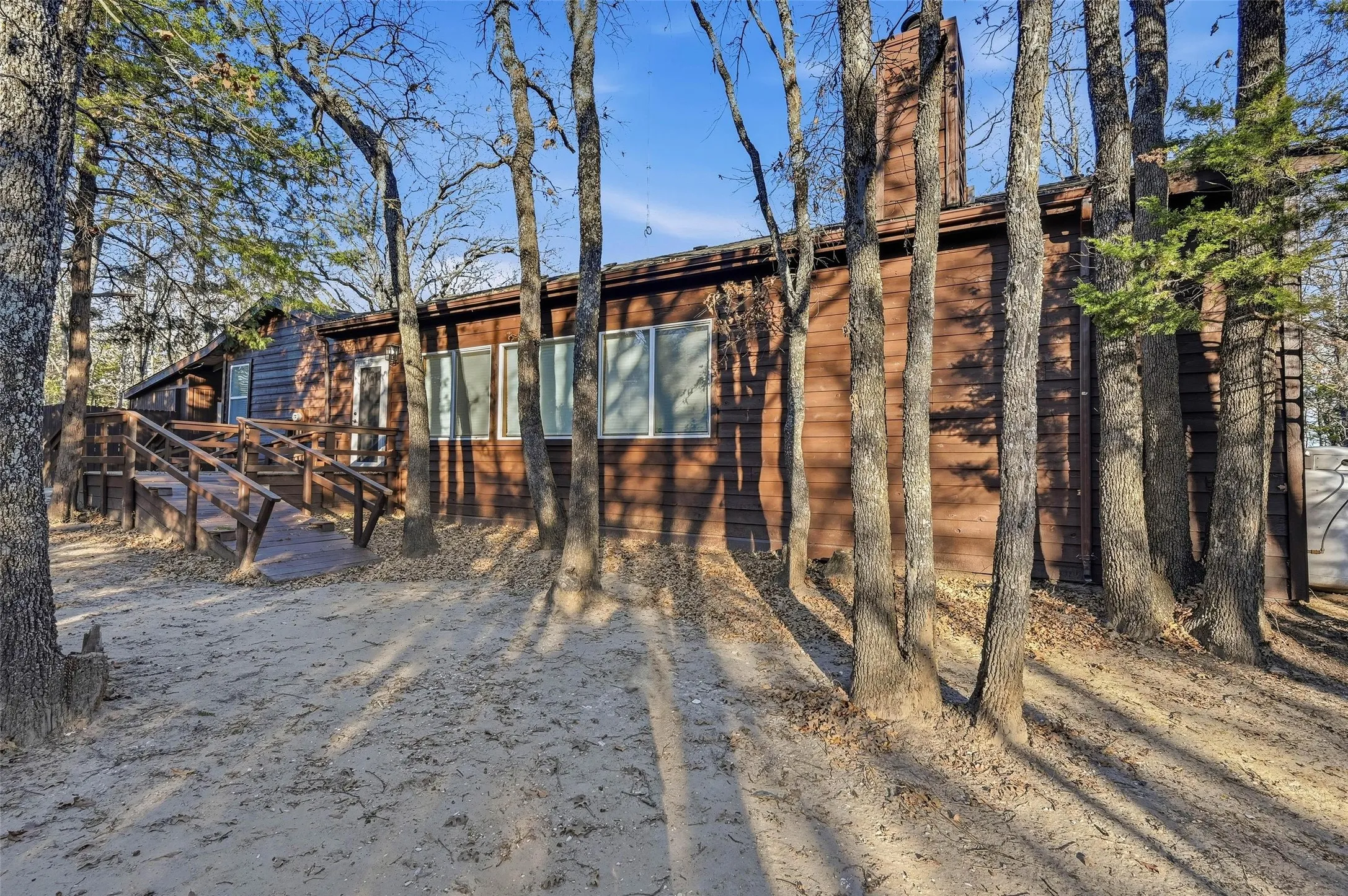 Single Family Residence For Sale in Hunt County , 9902 County Road 2434, Terrell, Texas 75160, 3 Bedroom, 2 Bathroom, Garage spaces, 2,679 Sqft, built in 1984, mls#21226038, Real Estate Agent in Terrell, Homes For Sale in Hunt county, Homes For Sale in Terrell, Realtor in Terrell Texas, Real Estate Brokerage Independent Realty Texas, Luminita Cordes Realtor