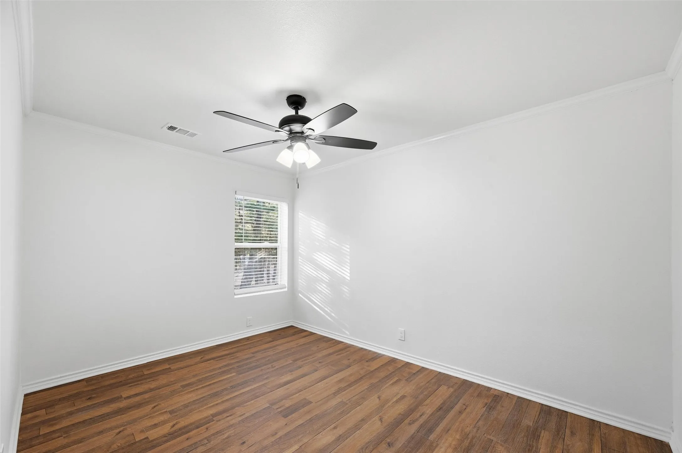 Single Family Residence For Sale in Hunt County , 9902 County Road 2434, Terrell, Texas 75160, 3 Bedroom, 2 Bathroom, Garage spaces, 2,679 Sqft, built in 1984, mls#21226038, Real Estate Agent in Terrell, Homes For Sale in Hunt county, Homes For Sale in Terrell, Realtor in Terrell Texas, Real Estate Brokerage Independent Realty Texas, Luminita Cordes Realtor