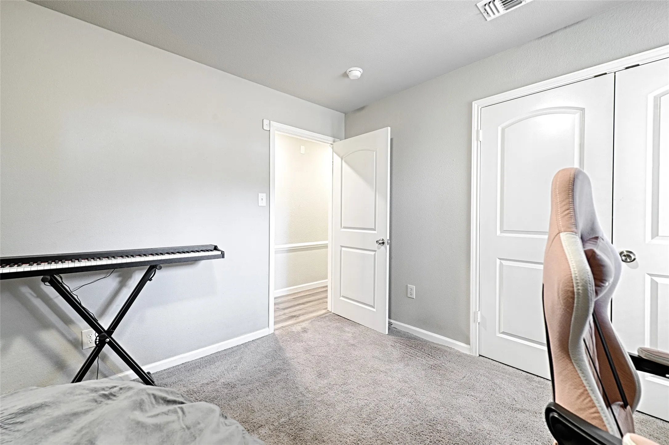 Single Family Residence For Sale in Dallas County , 2604 Birmingham Avenue, Dallas, Texas 75215, 3 Bedroom, 2 Bathroom, Garage spaces, 1,196 Sqft, built in 1998, mls#21229311, Real Estate Agent in Dallas, Homes For Sale in Dallas county, Homes For Sale in Dallas, Realtor in Dallas Texas, Real Estate Brokerage Independent Realty Texas, Luminita Cordes Realtor