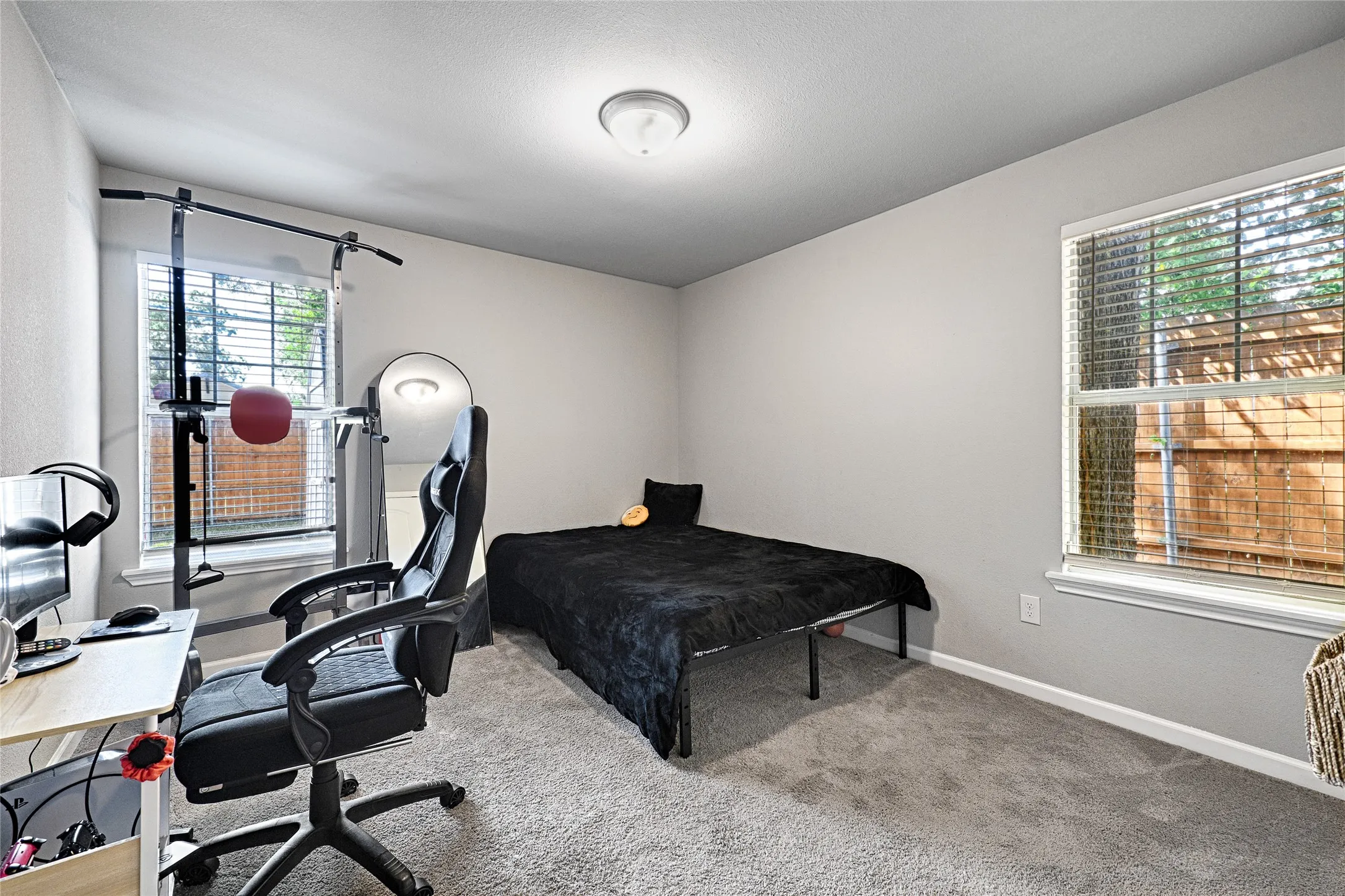 Single Family Residence For Sale in Dallas County , 2604 Birmingham Avenue, Dallas, Texas 75215, 3 Bedroom, 2 Bathroom, Garage spaces, 1,196 Sqft, built in 1998, mls#21229311, Real Estate Agent in Dallas, Homes For Sale in Dallas county, Homes For Sale in Dallas, Realtor in Dallas Texas, Real Estate Brokerage Independent Realty Texas, Luminita Cordes Realtor
