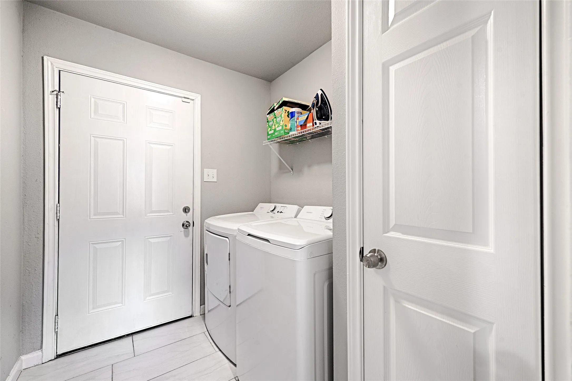 Single Family Residence For Sale in Dallas County , 2604 Birmingham Avenue, Dallas, Texas 75215, 3 Bedroom, 2 Bathroom, Garage spaces, 1,196 Sqft, built in 1998, mls#21229311, Real Estate Agent in Dallas, Homes For Sale in Dallas county, Homes For Sale in Dallas, Realtor in Dallas Texas, Real Estate Brokerage Independent Realty Texas, Luminita Cordes Realtor