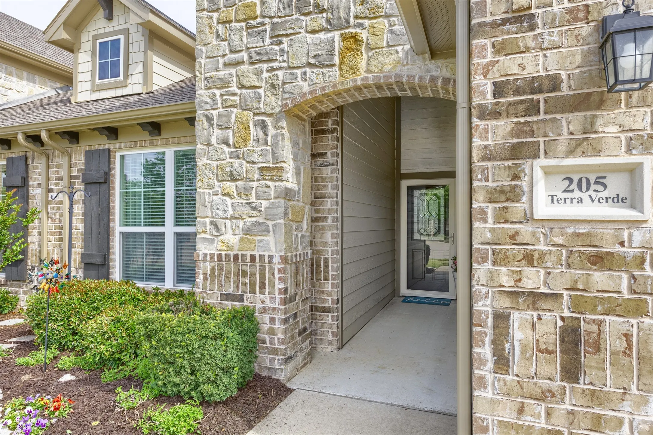 Single Family Residence For Sale in Collin County , 205 Terra Verde Lane, Mc Kinney, Texas 75069, 2 Bedroom, 2 Bathroom, 2 Garage spaces, 1,498 Sqft, built in 2013, Preowned, mls#21230518, Real Estate Agent in Mc Kinney, Homes For Sale in Collin county, Homes For Sale in Mc Kinney, Realtor in Mc Kinney Texas, Real Estate Brokerage Independent Realty Texas, Luminita Cordes Realtor