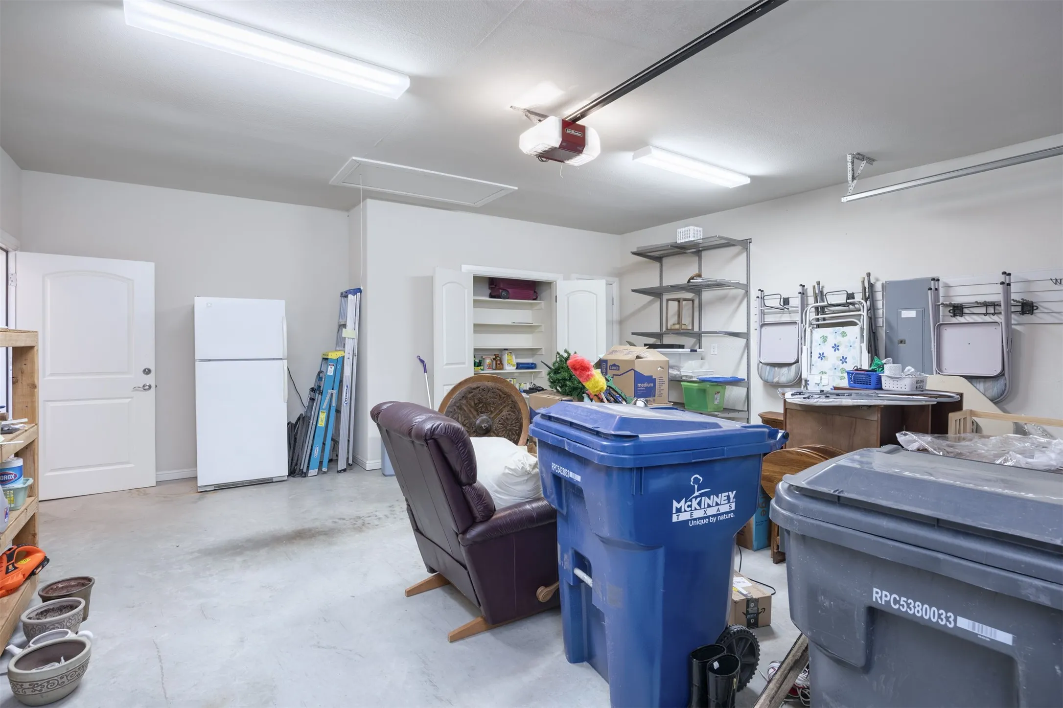 Single Family Residence For Sale in Collin County , 205 Terra Verde Lane, Mc Kinney, Texas 75069, 2 Bedroom, 2 Bathroom, 2 Garage spaces, 1,498 Sqft, built in 2013, Preowned, mls#21230518, Real Estate Agent in Mc Kinney, Homes For Sale in Collin county, Homes For Sale in Mc Kinney, Realtor in Mc Kinney Texas, Real Estate Brokerage Independent Realty Texas, Luminita Cordes Realtor