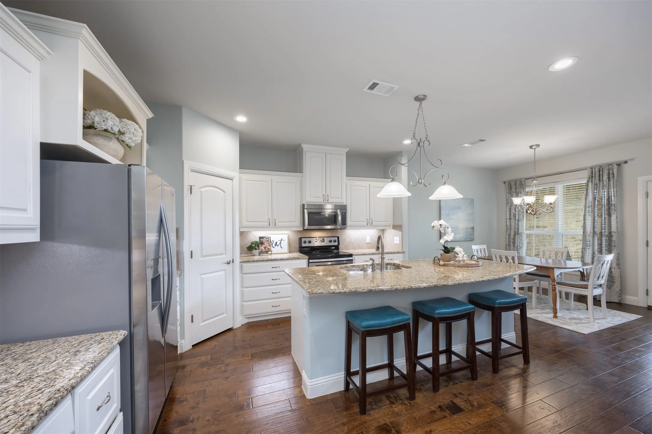 Single Family Residence For Sale in Collin County , 205 Terra Verde Lane, Mc Kinney, Texas 75069, 2 Bedroom, 2 Bathroom, 2 Garage spaces, 1,498 Sqft, built in 2013, Preowned, mls#21230518, Real Estate Agent in Mc Kinney, Homes For Sale in Collin county, Homes For Sale in Mc Kinney, Realtor in Mc Kinney Texas, Real Estate Brokerage Independent Realty Texas, Luminita Cordes Realtor
