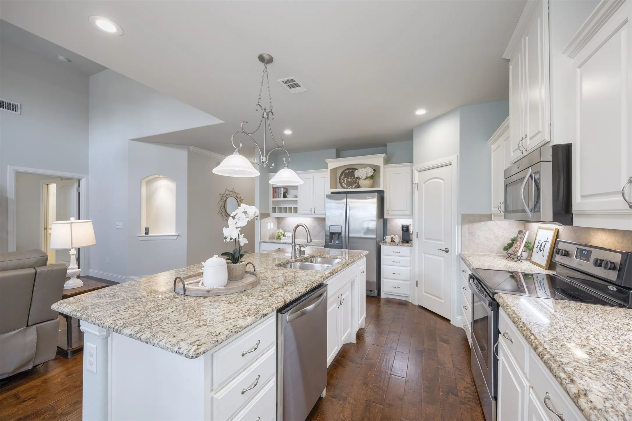 Single Family Residence For Sale in Collin County , 205 Terra Verde Lane, Mc Kinney, Texas 75069, 2 Bedroom, 2 Bathroom, 2 Garage spaces, 1,498 Sqft, built in 2013, Preowned, mls#21230518, Real Estate Agent in Mc Kinney, Homes For Sale in Collin county, Homes For Sale in Mc Kinney, Realtor in Mc Kinney Texas, Real Estate Brokerage Independent Realty Texas, Luminita Cordes Realtor