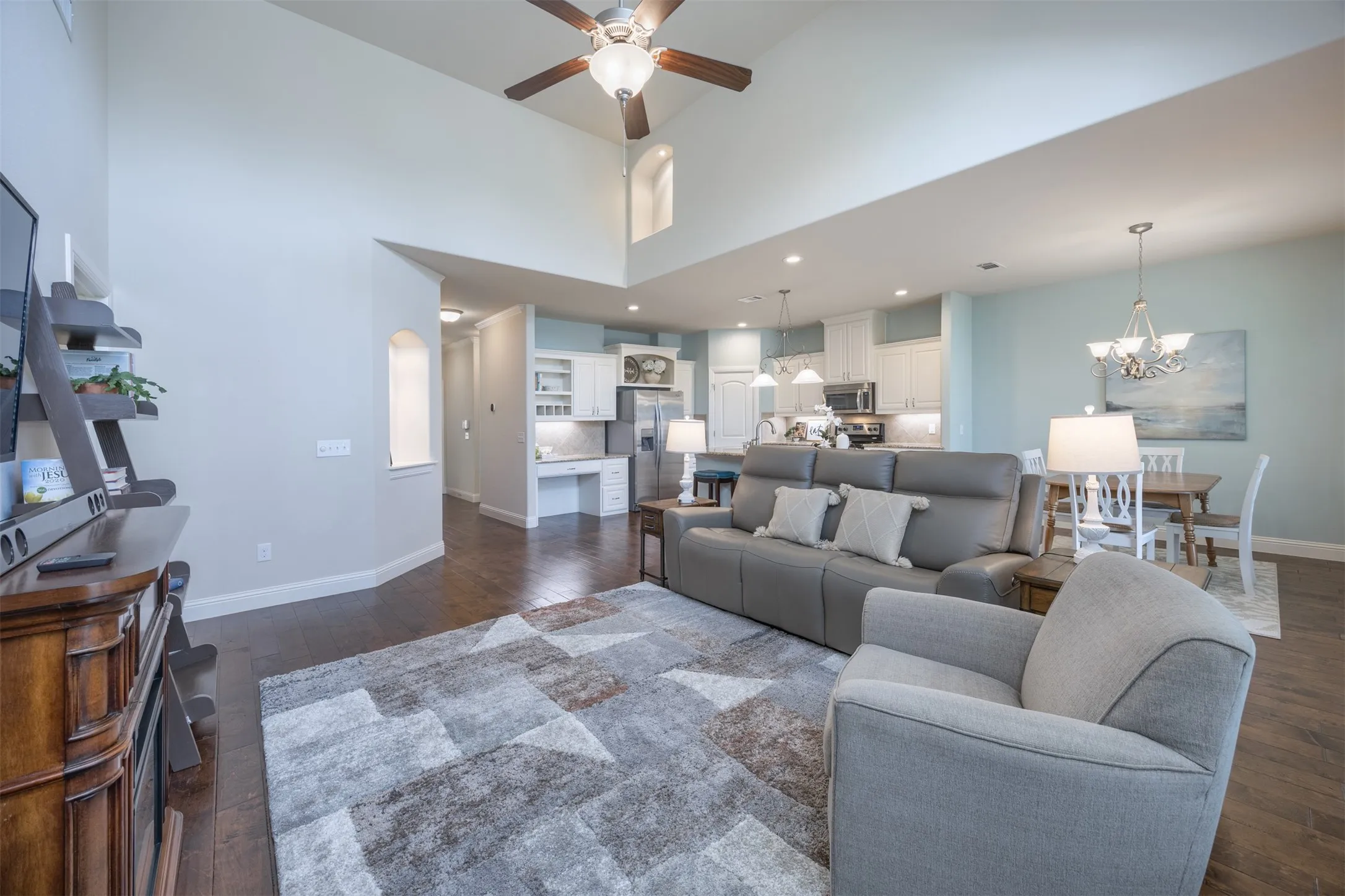 Single Family Residence For Sale in Collin County , 205 Terra Verde Lane, Mc Kinney, Texas 75069, 2 Bedroom, 2 Bathroom, 2 Garage spaces, 1,498 Sqft, built in 2013, Preowned, mls#21230518, Real Estate Agent in Mc Kinney, Homes For Sale in Collin county, Homes For Sale in Mc Kinney, Realtor in Mc Kinney Texas, Real Estate Brokerage Independent Realty Texas, Luminita Cordes Realtor