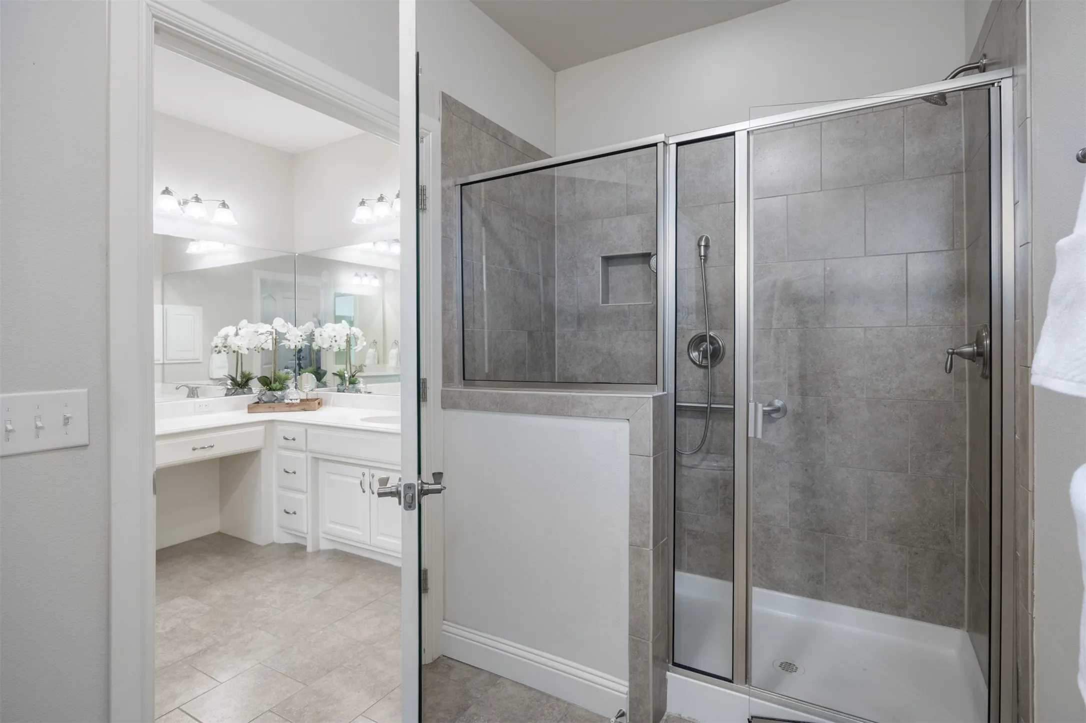 Single Family Residence For Sale in Collin County , 205 Terra Verde Lane, Mc Kinney, Texas 75069, 2 Bedroom, 2 Bathroom, 2 Garage spaces, 1,498 Sqft, built in 2013, Preowned, mls#21230518, Real Estate Agent in Mc Kinney, Homes For Sale in Collin county, Homes For Sale in Mc Kinney, Realtor in Mc Kinney Texas, Real Estate Brokerage Independent Realty Texas, Luminita Cordes Realtor