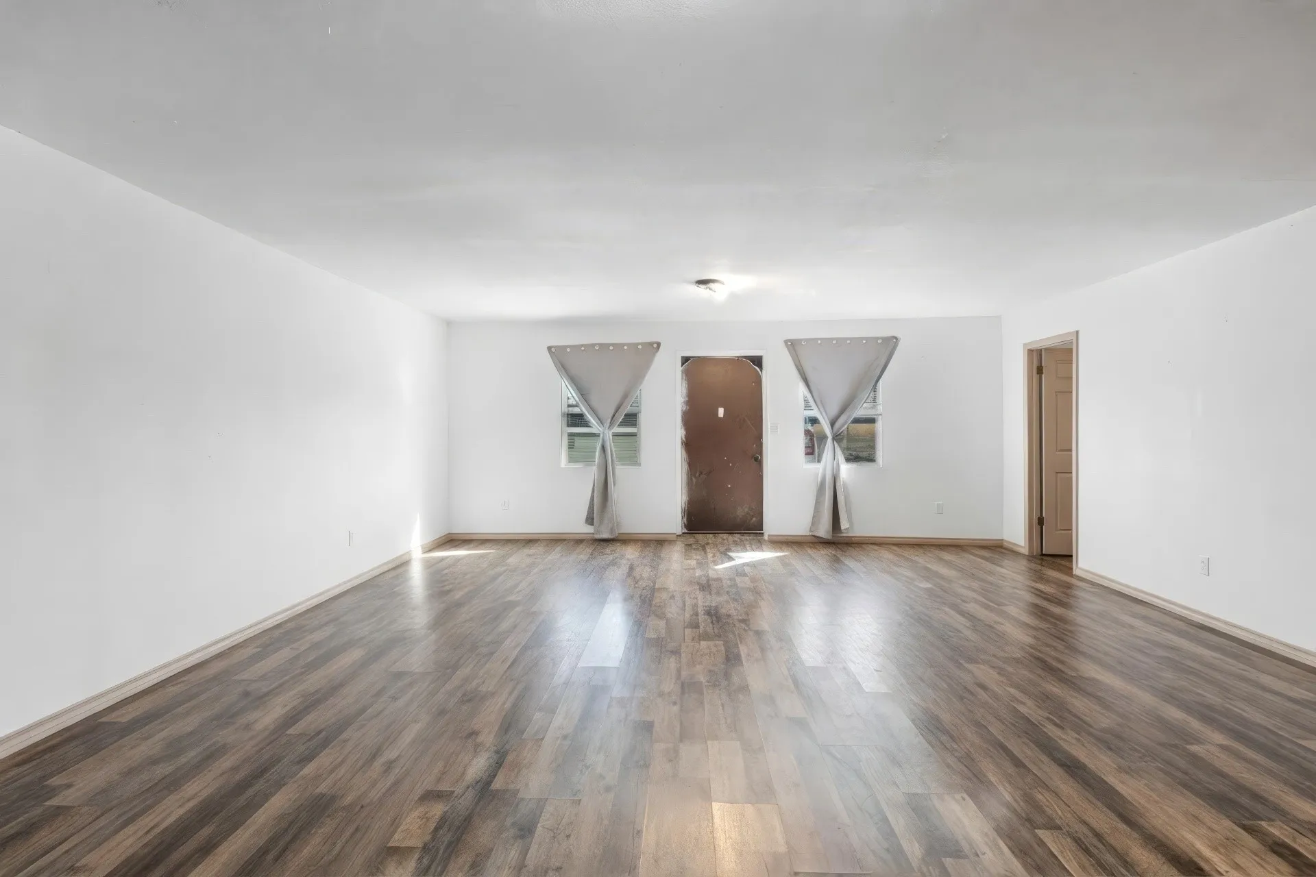 Single Family Residence For Sale in Hopkins County , 236 County Road 2391, Pickton, Texas 75471, 6 Bedroom, 4 Bathroom, Garage spaces, 3,566 Sqft, built in 1992, Price $539,000, mls#21235194, Real Estate Agent in Pickton, Homes For Sale in Hopkins county, Homes For Sale in Pickton, Realtor in Pickton Texas, Real Estate Brokerage Independent Realty Texas, Luminita Cordes Realtor