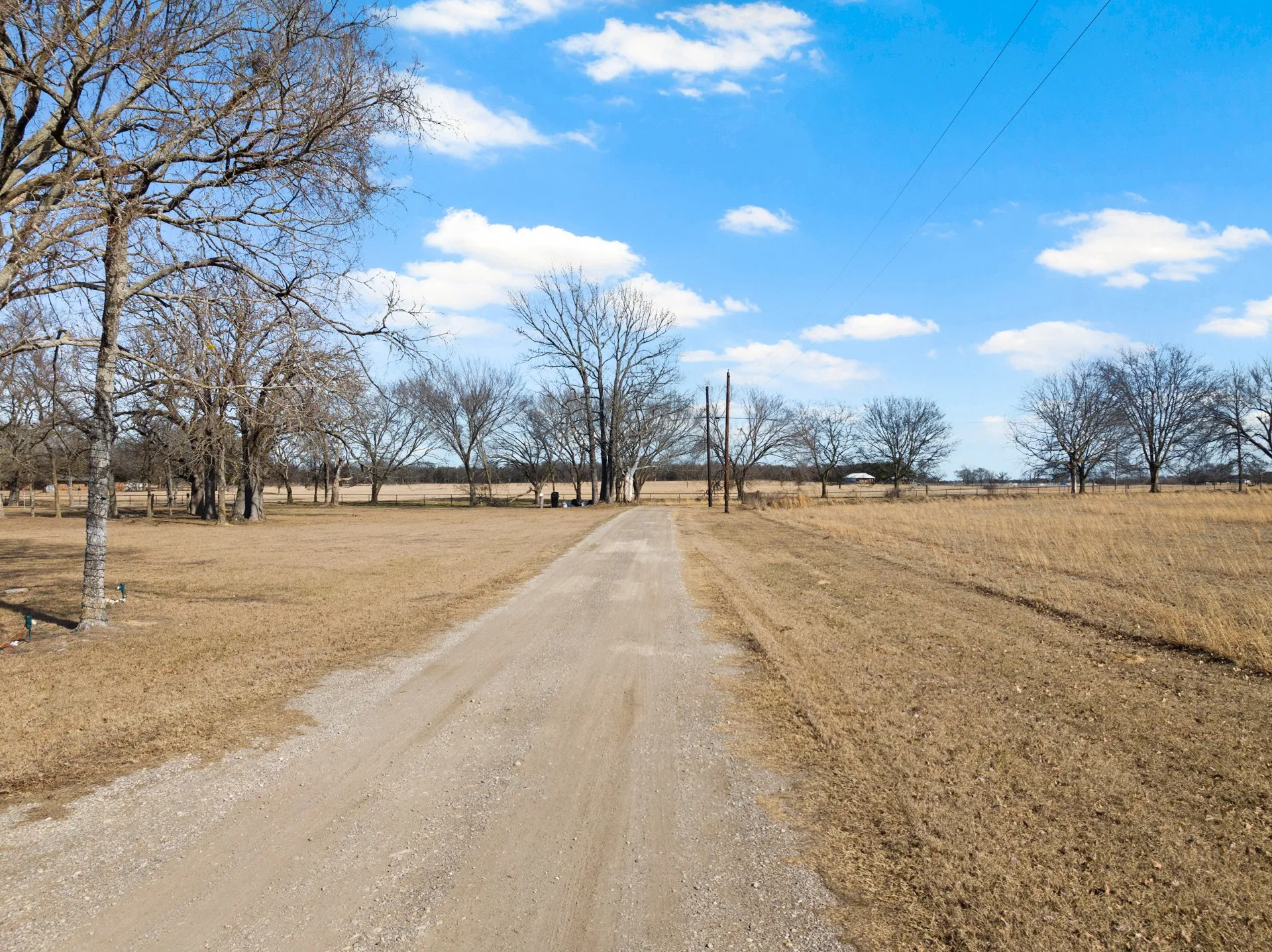 Single Family Residence For Sale in Hopkins County , 236 County Road 2391, Pickton, Texas 75471, 6 Bedroom, 4 Bathroom, Garage spaces, 3,566 Sqft, built in 1992, Price $539,000, mls#21235194, Real Estate Agent in Pickton, Homes For Sale in Hopkins county, Homes For Sale in Pickton, Realtor in Pickton Texas, Real Estate Brokerage Independent Realty Texas, Luminita Cordes Realtor
