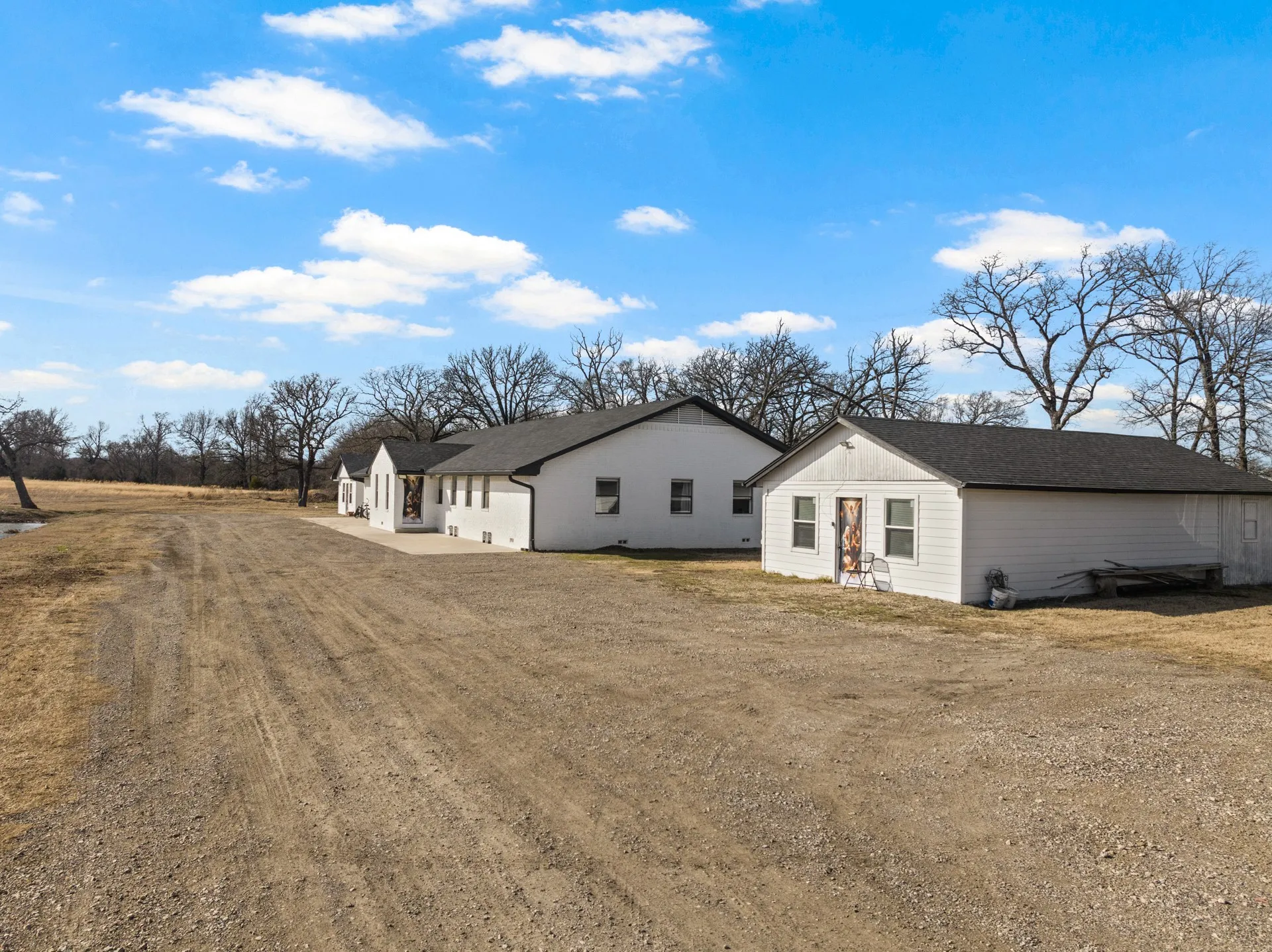 Single Family Residence For Sale in Hopkins County , 236 County Road 2391, Pickton, Texas 75471, 6 Bedroom, 4 Bathroom, Garage spaces, 3,566 Sqft, built in 1992, Price $539,000, mls#21235194, Real Estate Agent in Pickton, Homes For Sale in Hopkins county, Homes For Sale in Pickton, Realtor in Pickton Texas, Real Estate Brokerage Independent Realty Texas, Luminita Cordes Realtor