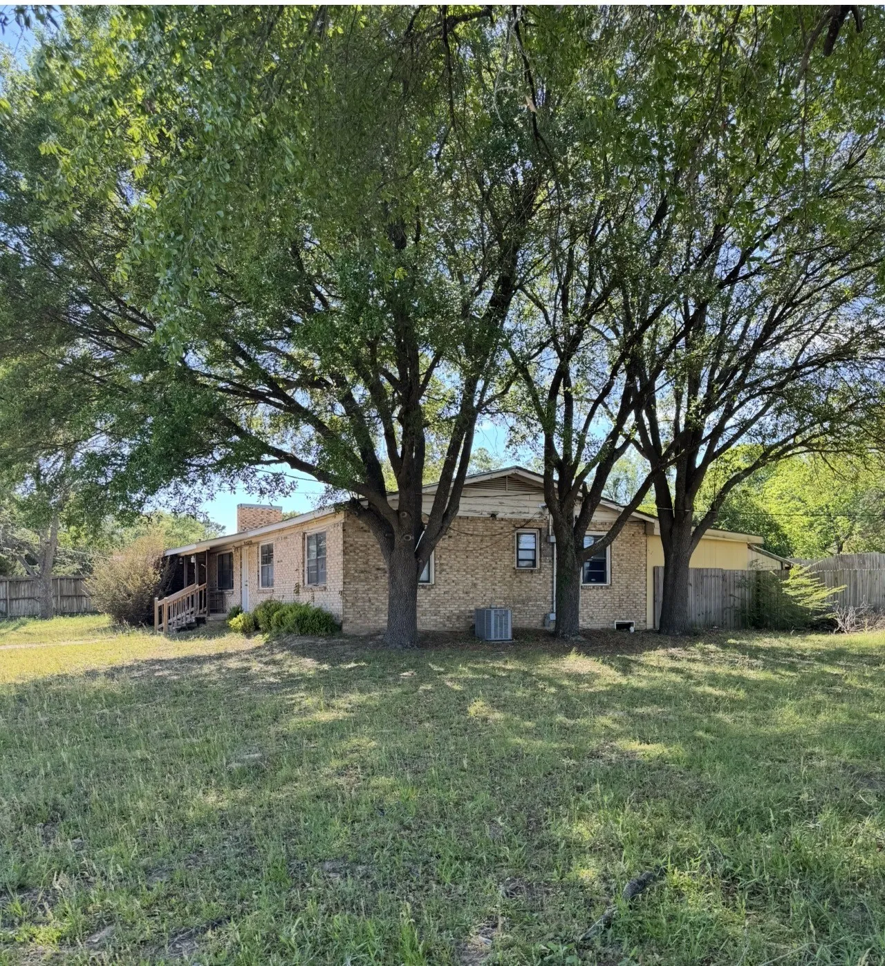 Office For Sale in Smith County , 103 Pearl Street, Lindale, Texas 75771, 0, 0, Garage spaces, 0 Sqft, built in 1974, Preowned, Price $220,000, mls#21235225, Real Estate Agent in Lindale, Homes For Sale in Smith county, Homes For Sale in Lindale, Realtor in Lindale Texas, Real Estate Brokerage Independent Realty Texas, Luminita Cordes Realtor