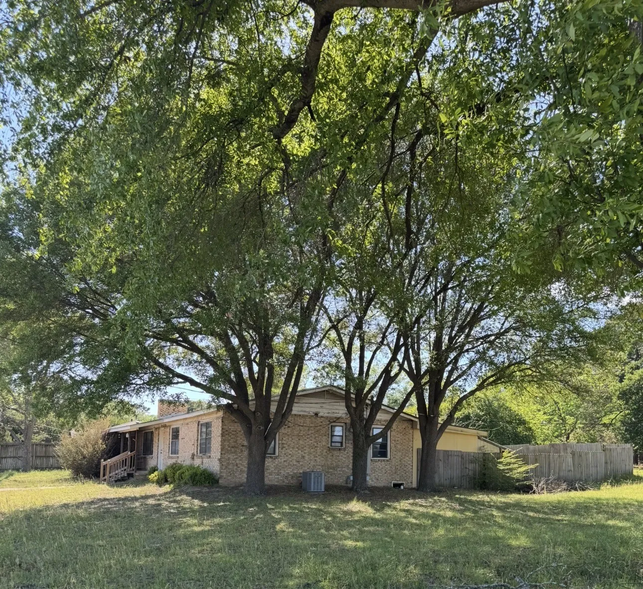 Office For Sale in Smith County , 103 Pearl Street, Lindale, Texas 75771, 0, 0, Garage spaces, 0 Sqft, built in 1974, Preowned, Price $220,000, mls#21235225, Real Estate Agent in Lindale, Homes For Sale in Smith county, Homes For Sale in Lindale, Realtor in Lindale Texas, Real Estate Brokerage Independent Realty Texas, Luminita Cordes Realtor