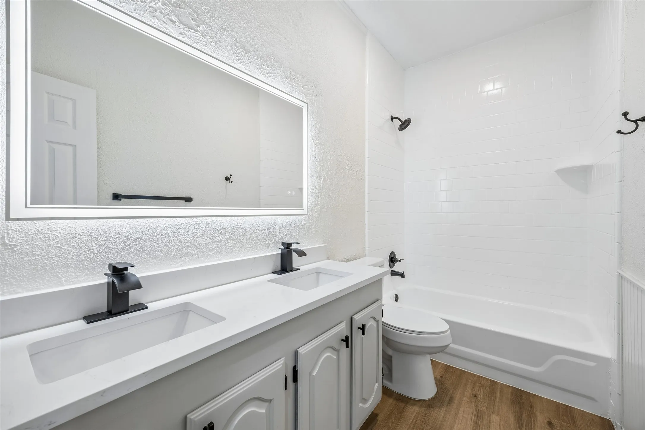 Single Family Residence For Sale in Tarrant County , 1606 Sarah Brooks Drive, Keller, Texas 76248, 4 Bedroom, 2 Bathroom, 3 Garage spaces, 2,385 Sqft, built in 1994, Preowned, mls#21229408, Real Estate Agent in Keller, Homes For Sale in Tarrant county, Homes For Sale in Keller, Realtor in Keller Texas, Real Estate Brokerage Independent Realty Texas, Luminita Cordes Realtor