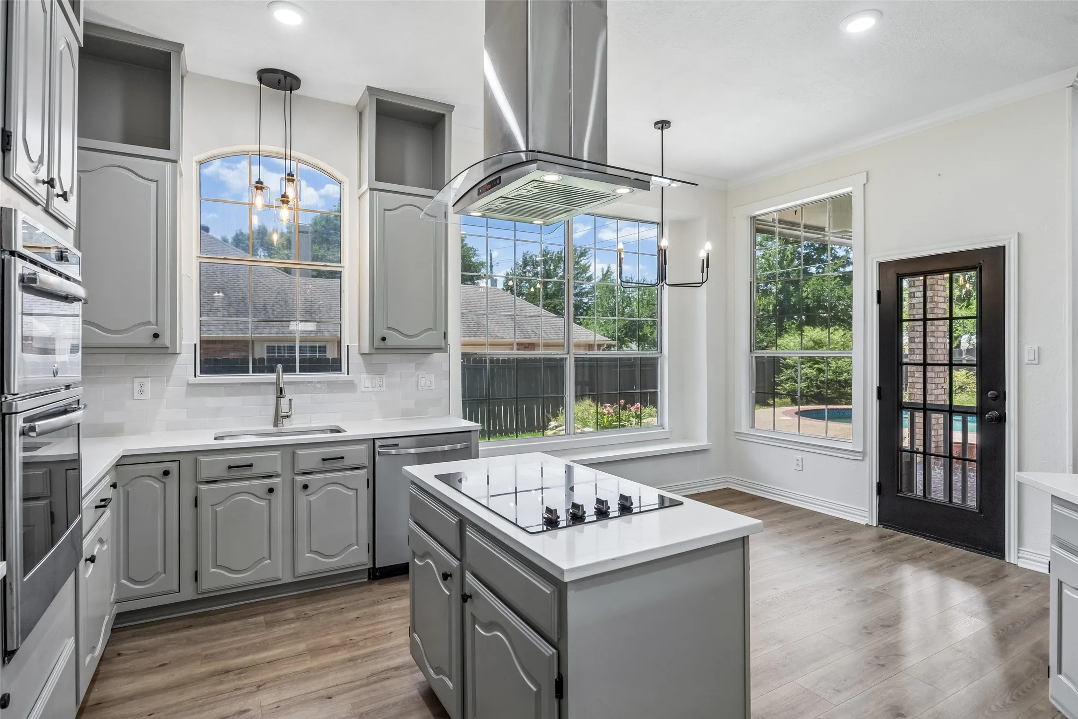 Single Family Residence For Sale in Tarrant County , 1606 Sarah Brooks Drive, Keller, Texas 76248, 4 Bedroom, 2 Bathroom, 3 Garage spaces, 2,385 Sqft, built in 1994, Preowned, mls#21229408, Real Estate Agent in Keller, Homes For Sale in Tarrant county, Homes For Sale in Keller, Realtor in Keller Texas, Real Estate Brokerage Independent Realty Texas, Luminita Cordes Realtor