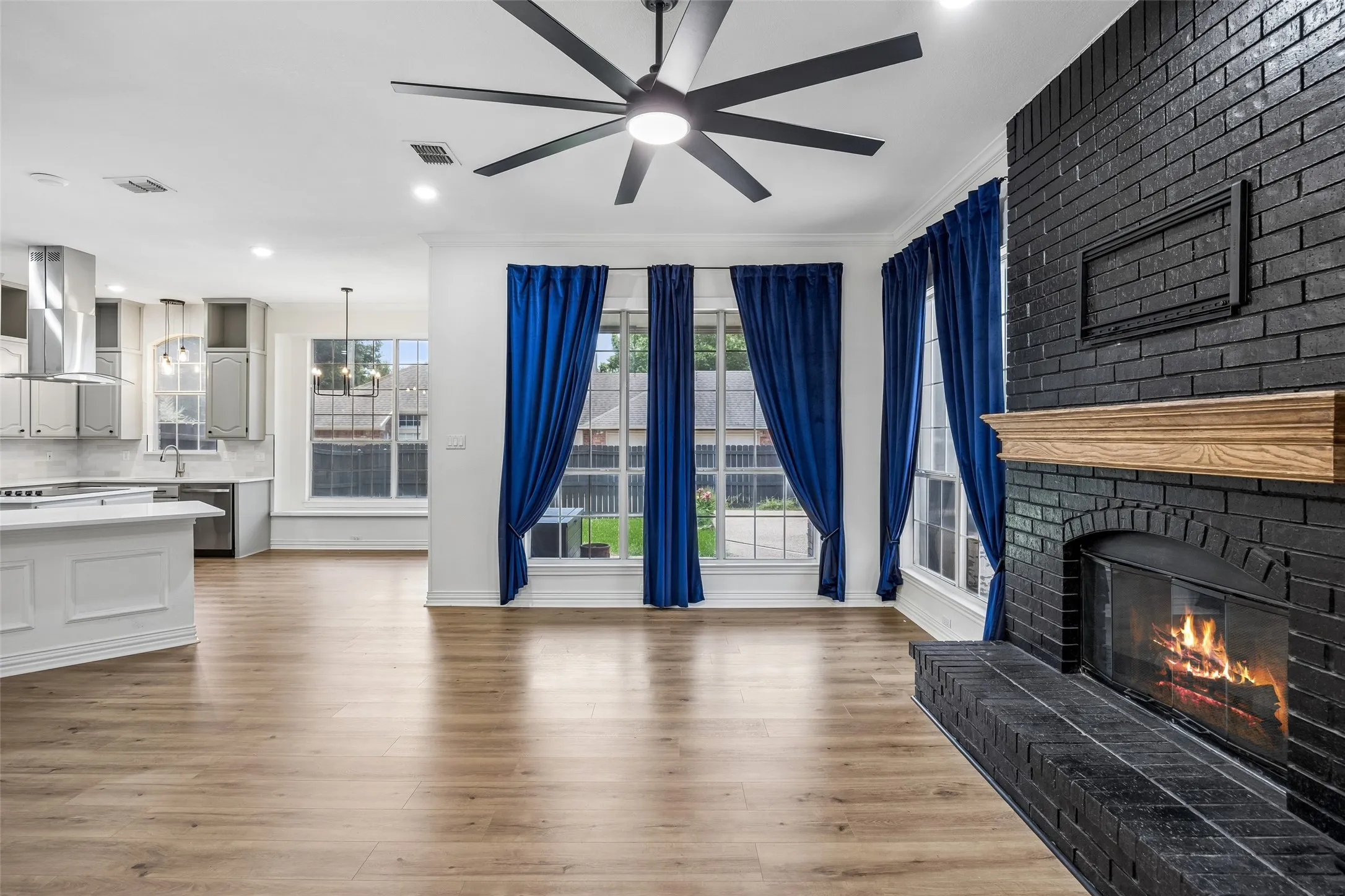 Single Family Residence For Sale in Tarrant County , 1606 Sarah Brooks Drive, Keller, Texas 76248, 4 Bedroom, 2 Bathroom, 3 Garage spaces, 2,385 Sqft, built in 1994, Preowned, mls#21229408, Real Estate Agent in Keller, Homes For Sale in Tarrant county, Homes For Sale in Keller, Realtor in Keller Texas, Real Estate Brokerage Independent Realty Texas, Luminita Cordes Realtor