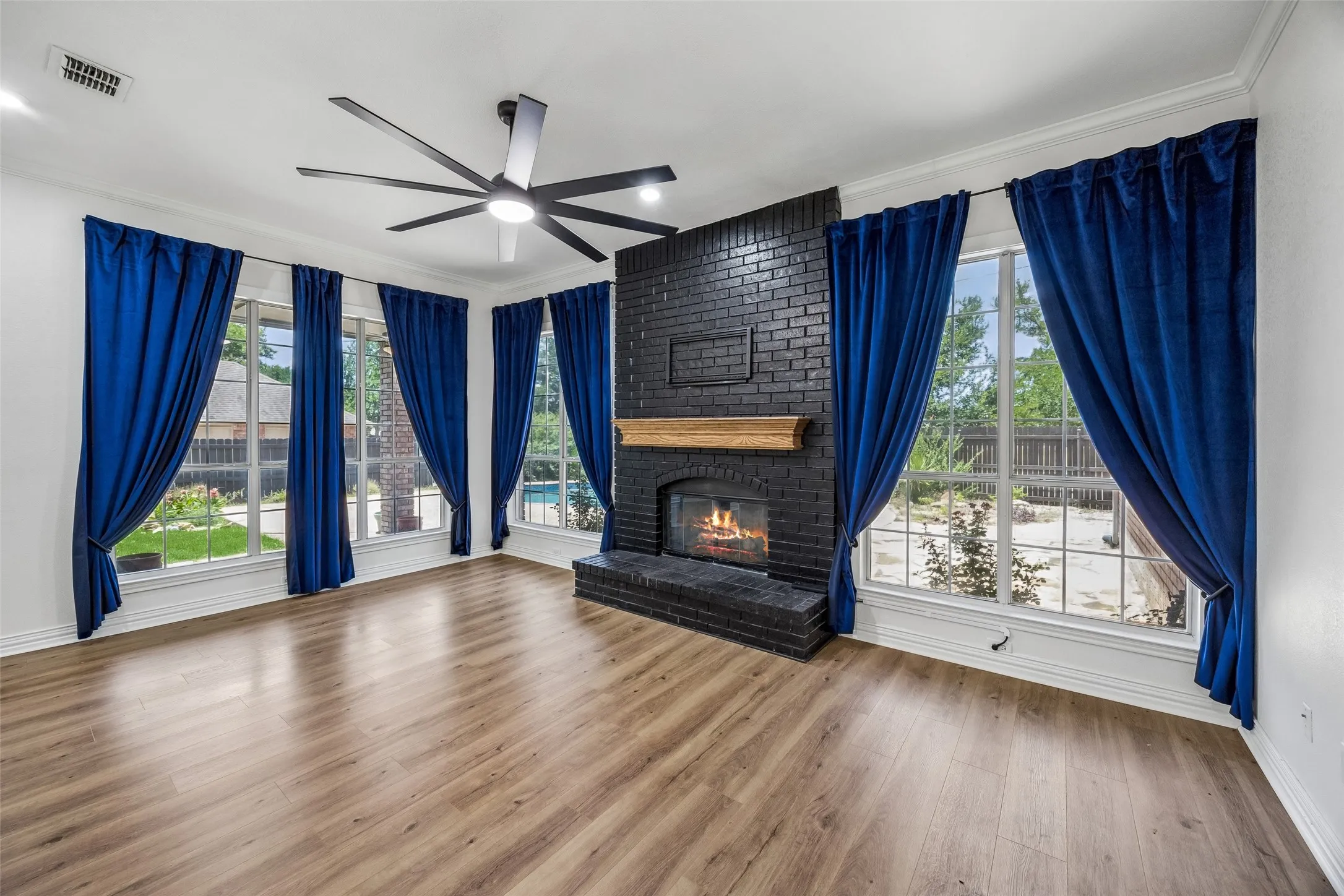 Single Family Residence For Sale in Tarrant County , 1606 Sarah Brooks Drive, Keller, Texas 76248, 4 Bedroom, 2 Bathroom, 3 Garage spaces, 2,385 Sqft, built in 1994, Preowned, mls#21229408, Real Estate Agent in Keller, Homes For Sale in Tarrant county, Homes For Sale in Keller, Realtor in Keller Texas, Real Estate Brokerage Independent Realty Texas, Luminita Cordes Realtor
