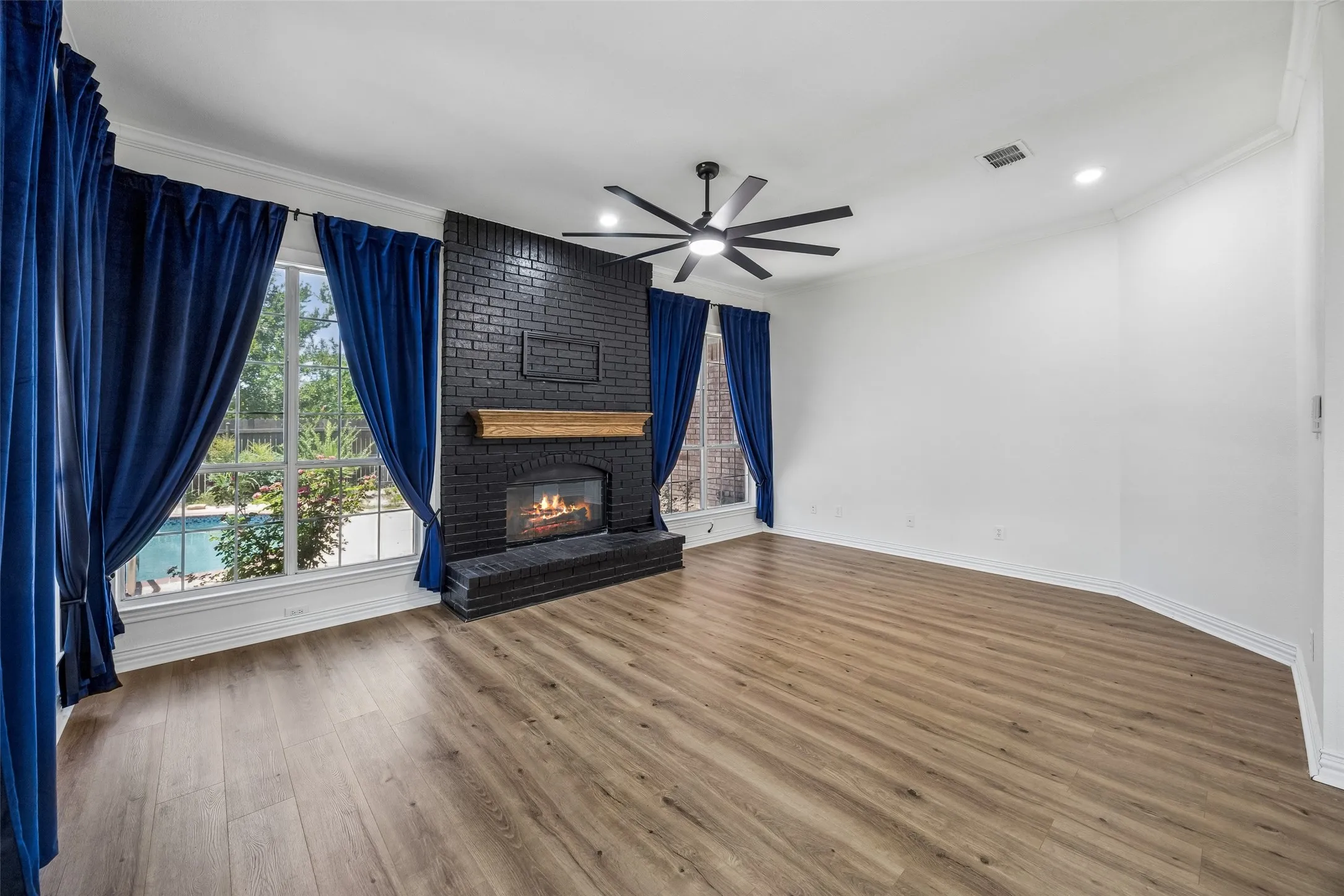 Single Family Residence For Sale in Tarrant County , 1606 Sarah Brooks Drive, Keller, Texas 76248, 4 Bedroom, 2 Bathroom, 3 Garage spaces, 2,385 Sqft, built in 1994, Preowned, mls#21229408, Real Estate Agent in Keller, Homes For Sale in Tarrant county, Homes For Sale in Keller, Realtor in Keller Texas, Real Estate Brokerage Independent Realty Texas, Luminita Cordes Realtor