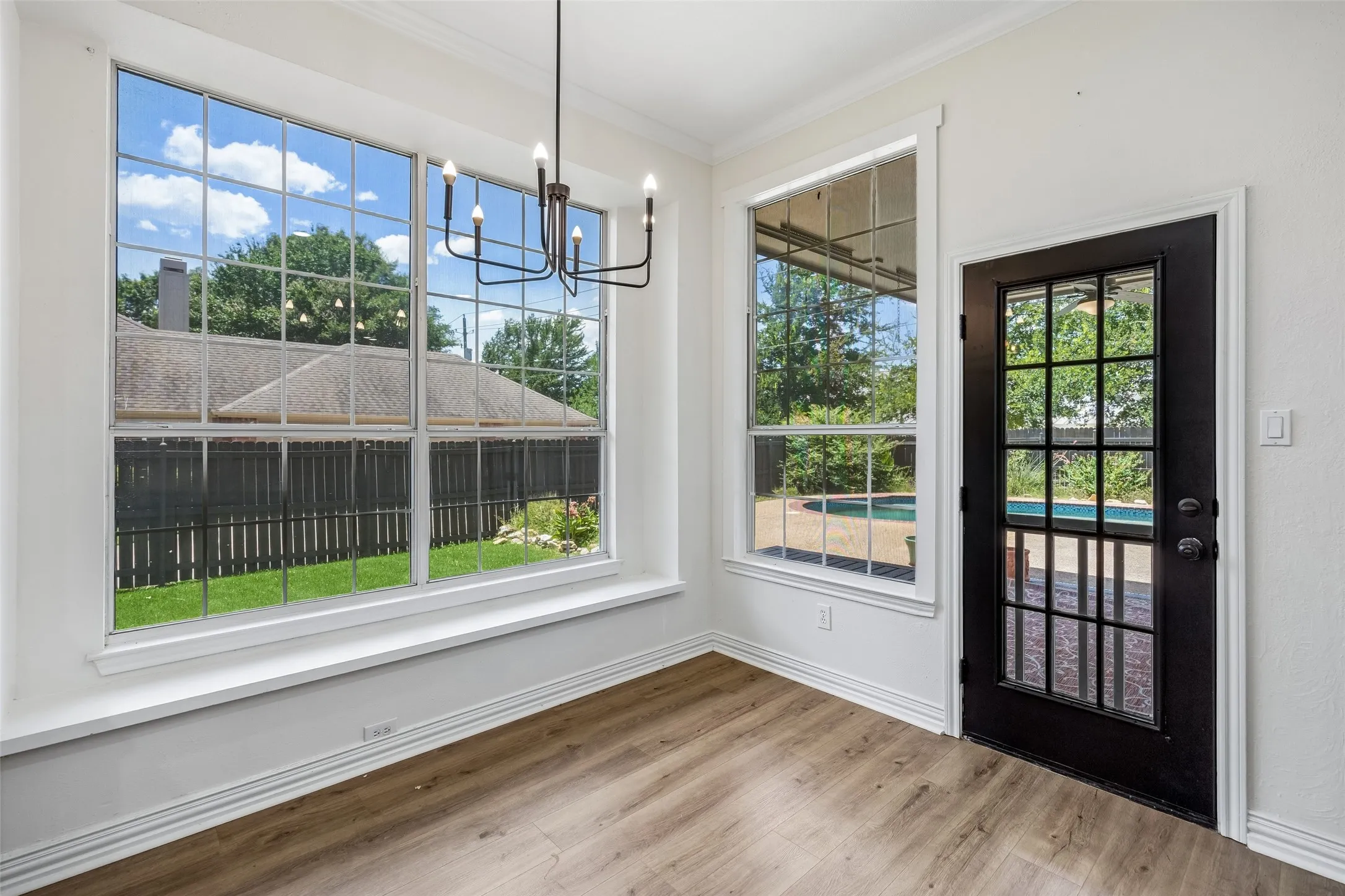 Single Family Residence For Sale in Tarrant County , 1606 Sarah Brooks Drive, Keller, Texas 76248, 4 Bedroom, 2 Bathroom, 3 Garage spaces, 2,385 Sqft, built in 1994, Preowned, mls#21229408, Real Estate Agent in Keller, Homes For Sale in Tarrant county, Homes For Sale in Keller, Realtor in Keller Texas, Real Estate Brokerage Independent Realty Texas, Luminita Cordes Realtor