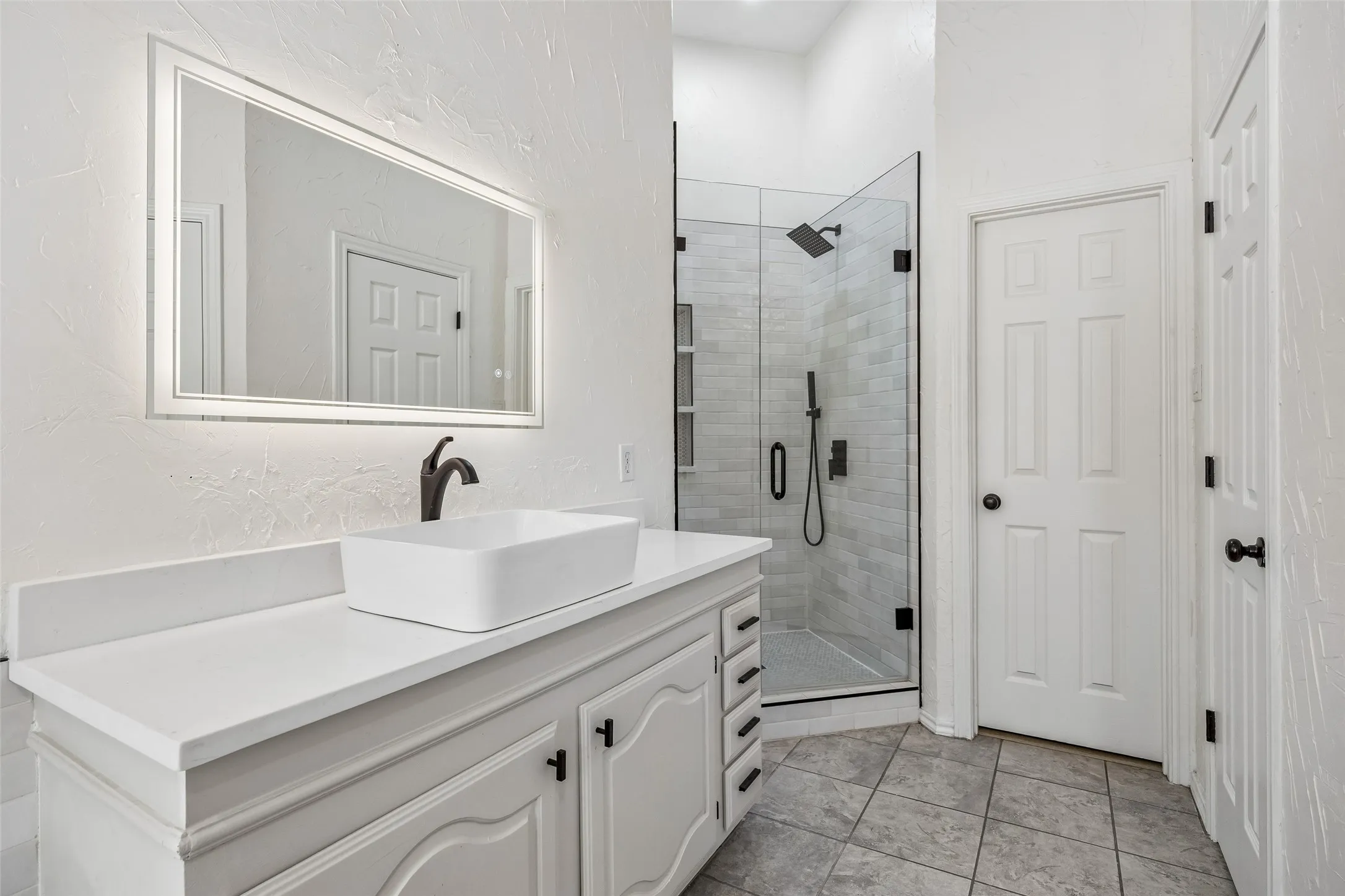 Single Family Residence For Sale in Tarrant County , 1606 Sarah Brooks Drive, Keller, Texas 76248, 4 Bedroom, 2 Bathroom, 3 Garage spaces, 2,385 Sqft, built in 1994, Preowned, mls#21229408, Real Estate Agent in Keller, Homes For Sale in Tarrant county, Homes For Sale in Keller, Realtor in Keller Texas, Real Estate Brokerage Independent Realty Texas, Luminita Cordes Realtor