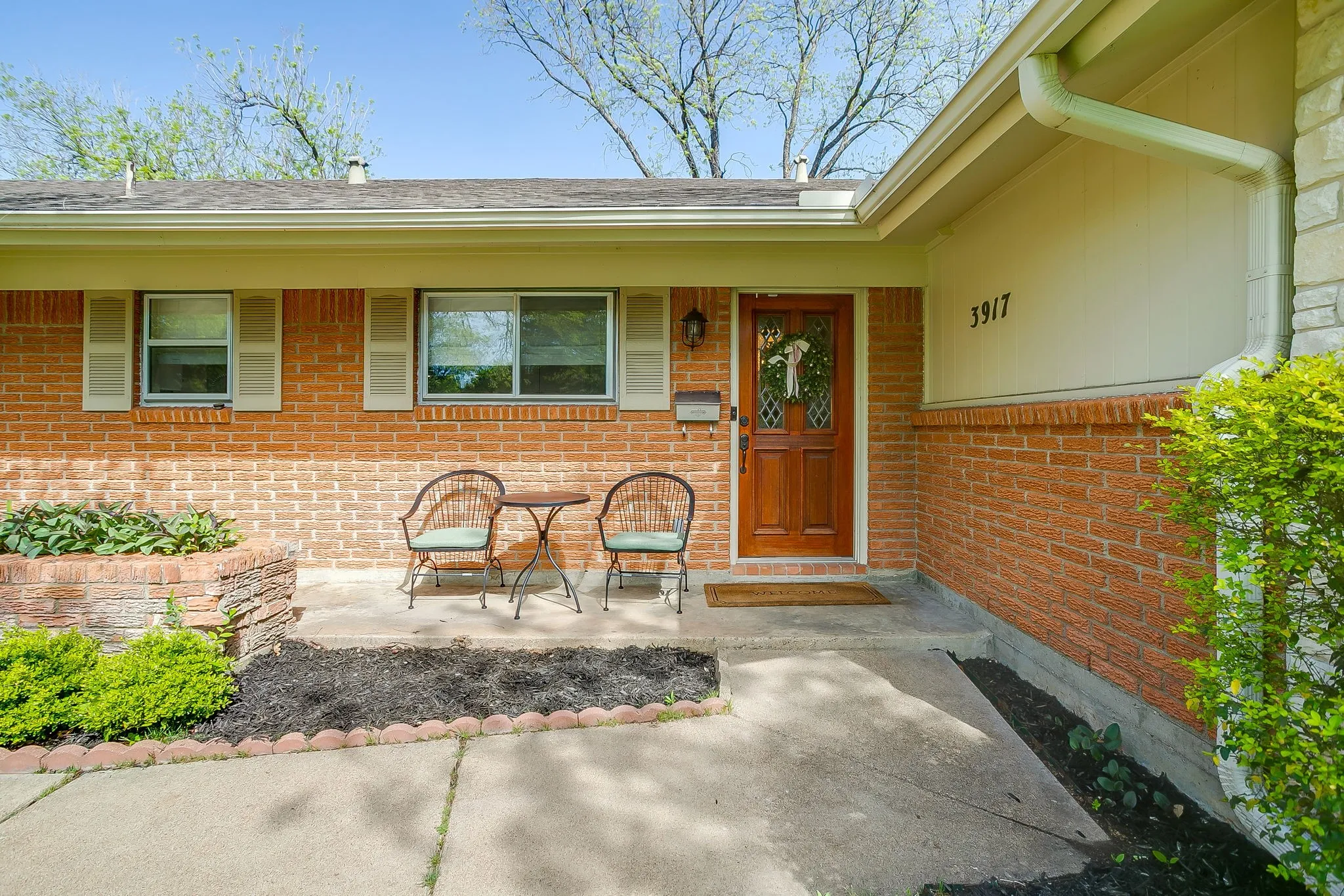 Classic good looks and the inside continues to impress!
