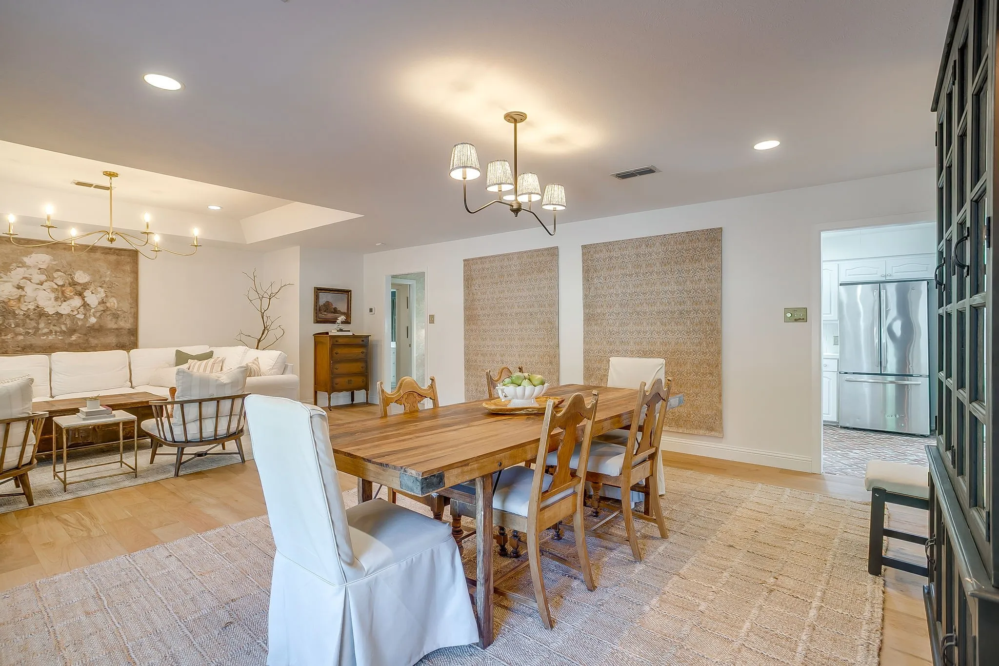 Single Family Residence For Sale in Tarrant County , 3917 Marys Creek Drive, Benbrook, Texas 76116, 3 Bedrooms, 2 Bathrooms, 2 Garage spaces, 1,940 Sqft, built in 1962, Preowned, Price $367,000, mls#21230952, Real Estate Agent in Benbrook, Homes For Sale in Tarrant county, Homes For Sale in Benbrook, Realtor in Benbrook Texas, Real Estate Brokerage Independent Realty Texas, Luminita Cordes Realtor