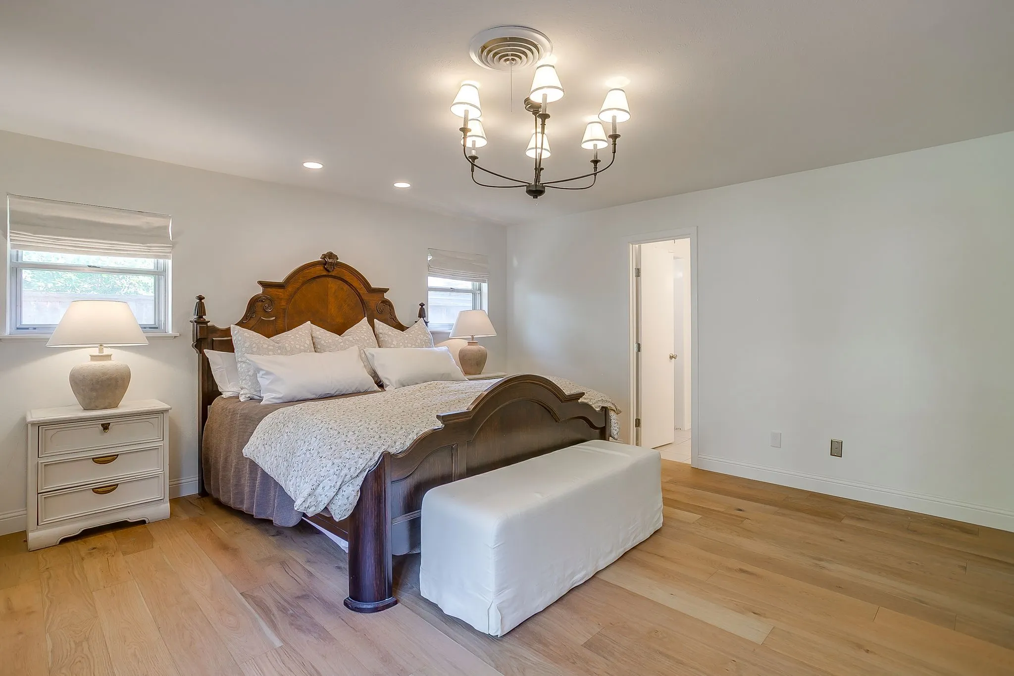 Single Family Residence For Sale in Tarrant County , 3917 Marys Creek Drive, Benbrook, Texas 76116, 3 Bedrooms, 2 Bathrooms, 2 Garage spaces, 1,940 Sqft, built in 1962, Preowned, Price $367,000, mls#21230952, Real Estate Agent in Benbrook, Homes For Sale in Tarrant county, Homes For Sale in Benbrook, Realtor in Benbrook Texas, Real Estate Brokerage Independent Realty Texas, Luminita Cordes Realtor