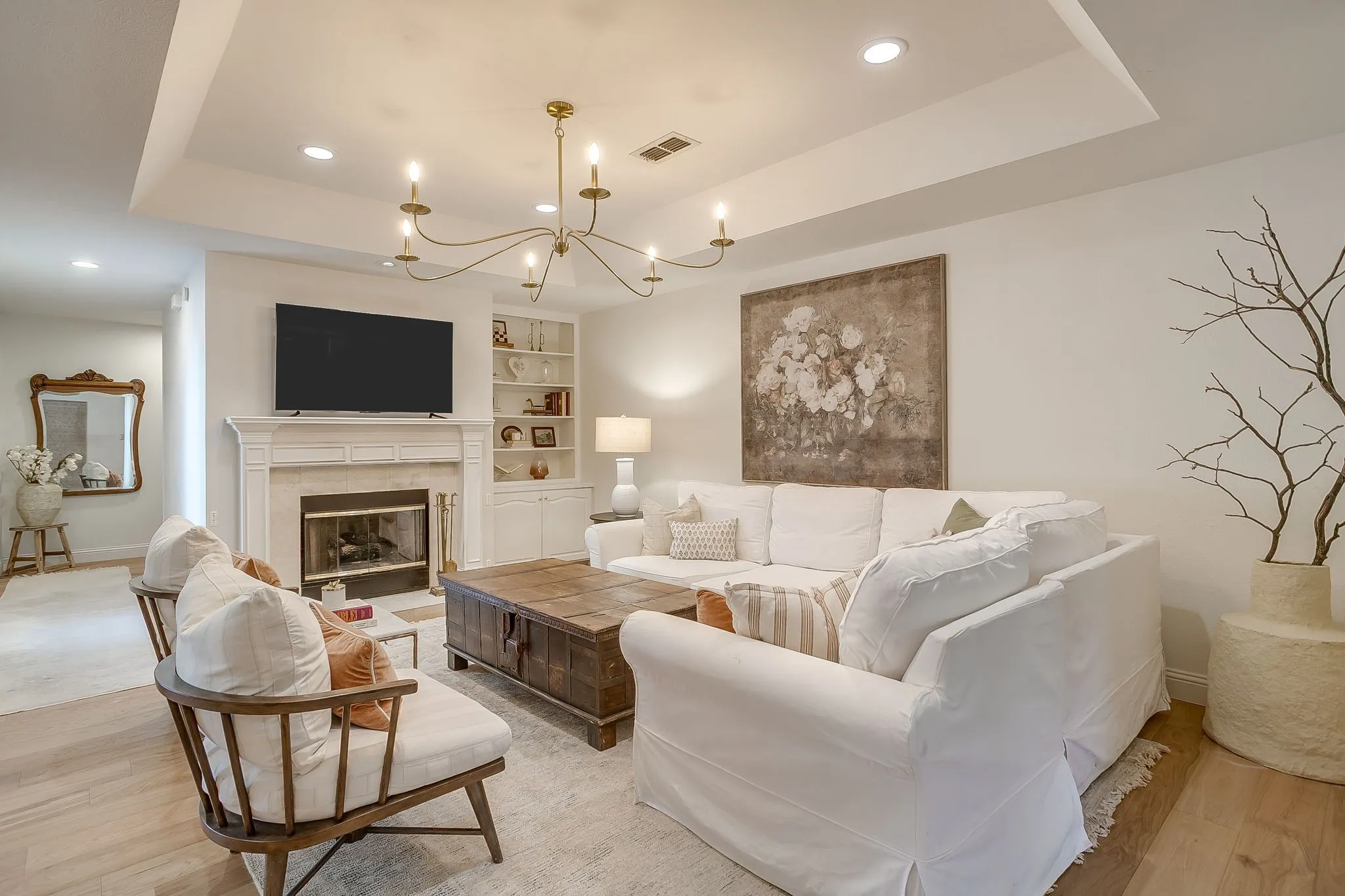 Single Family Residence For Sale in Tarrant County , 3917 Marys Creek Drive, Benbrook, Texas 76116, 3 Bedrooms, 2 Bathrooms, 2 Garage spaces, 1,940 Sqft, built in 1962, Preowned, Price $367,000, mls#21230952, Real Estate Agent in Benbrook, Homes For Sale in Tarrant county, Homes For Sale in Benbrook, Realtor in Benbrook Texas, Real Estate Brokerage Independent Realty Texas, Luminita Cordes Realtor