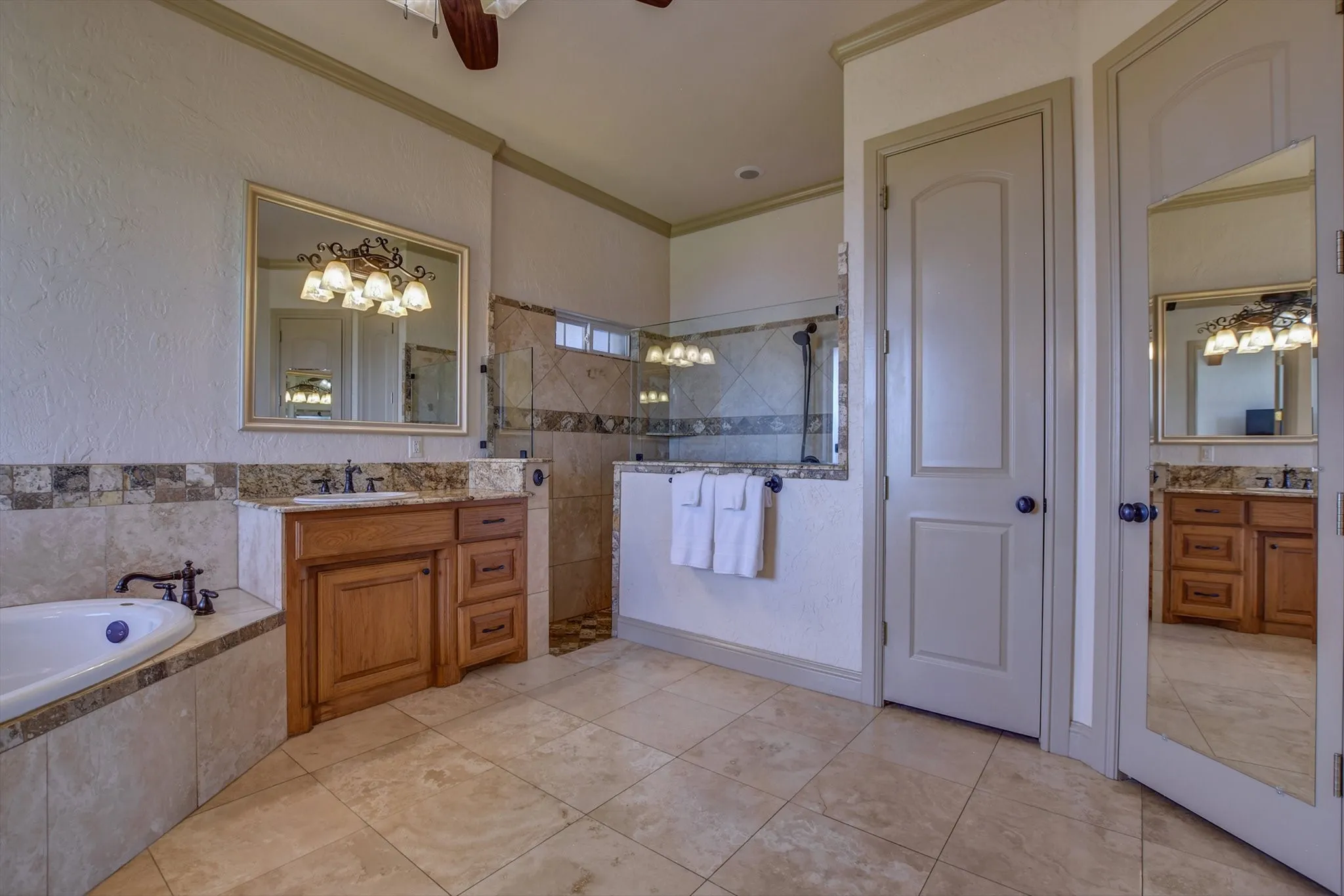 Farm For Sale in Brown County , 18601 CR 214, Brookesmith, Texas 76827, 6 Bedroom, 6 Bathroom, 2 Garage spaces, 5,649 Sqft, built in 2007, Preowned, mls#21201125, Real Estate Agent in Brookesmith, Homes For Sale in Brown county, Homes For Sale in Brookesmith, Realtor in Brookesmith Texas, Real Estate Brokerage Independent Realty Texas, Luminita Cordes Realtor
