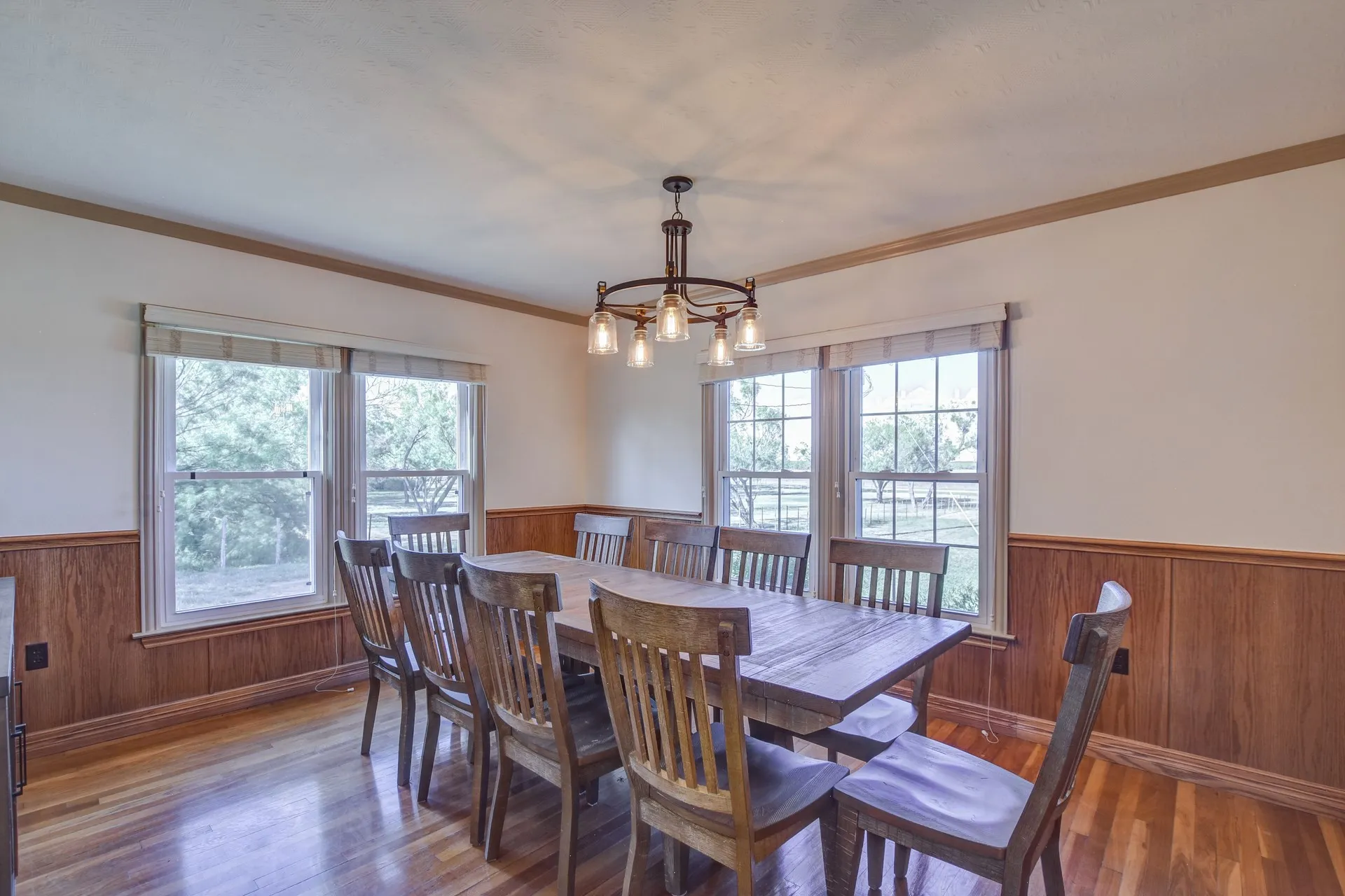 Hunter's cabin dining area