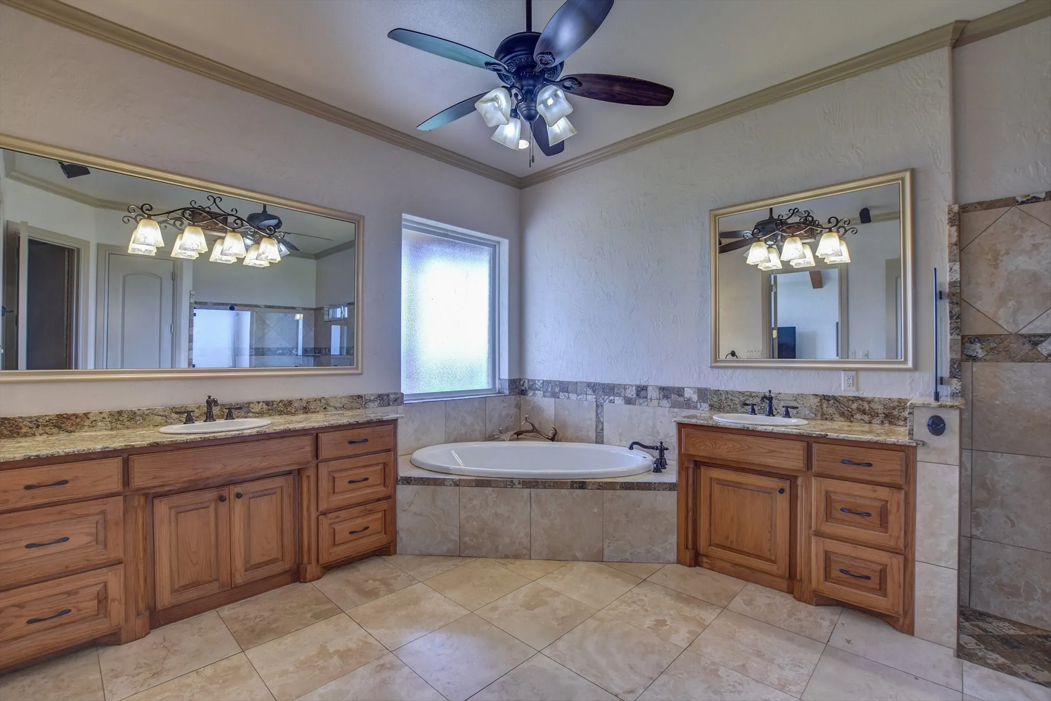 Farm For Sale in Brown County , 18601 CR 214, Brookesmith, Texas 76827, 6 Bedroom, 6 Bathroom, 2 Garage spaces, 5,649 Sqft, built in 2007, Preowned, mls#21201125, Real Estate Agent in Brookesmith, Homes For Sale in Brown county, Homes For Sale in Brookesmith, Realtor in Brookesmith Texas, Real Estate Brokerage Independent Realty Texas, Luminita Cordes Realtor
