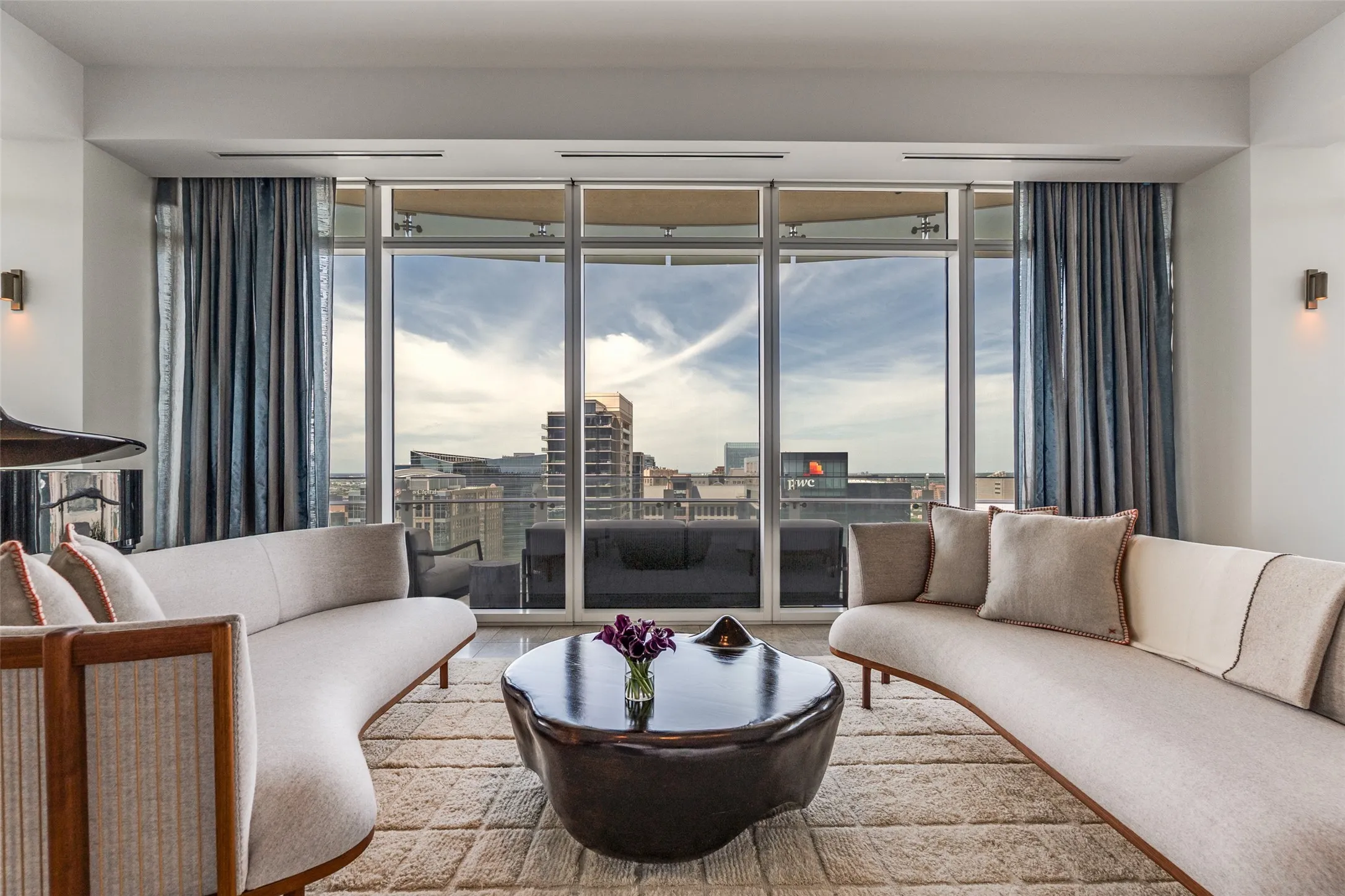 Condominium For Sale in Dallas County , 1918 Olive Street 2401, Dallas, Texas 75201, 2 Bedroom, 3 Bathroom, 3 Garage spaces, 3,745 Sqft, built in 2013, Preowned, mls#21196205, Real Estate Agent in Dallas, Homes For Sale in Dallas county, Homes For Sale in Dallas, Realtor in Dallas Texas, Real Estate Brokerage Independent Realty Texas, Luminita Cordes Realtor