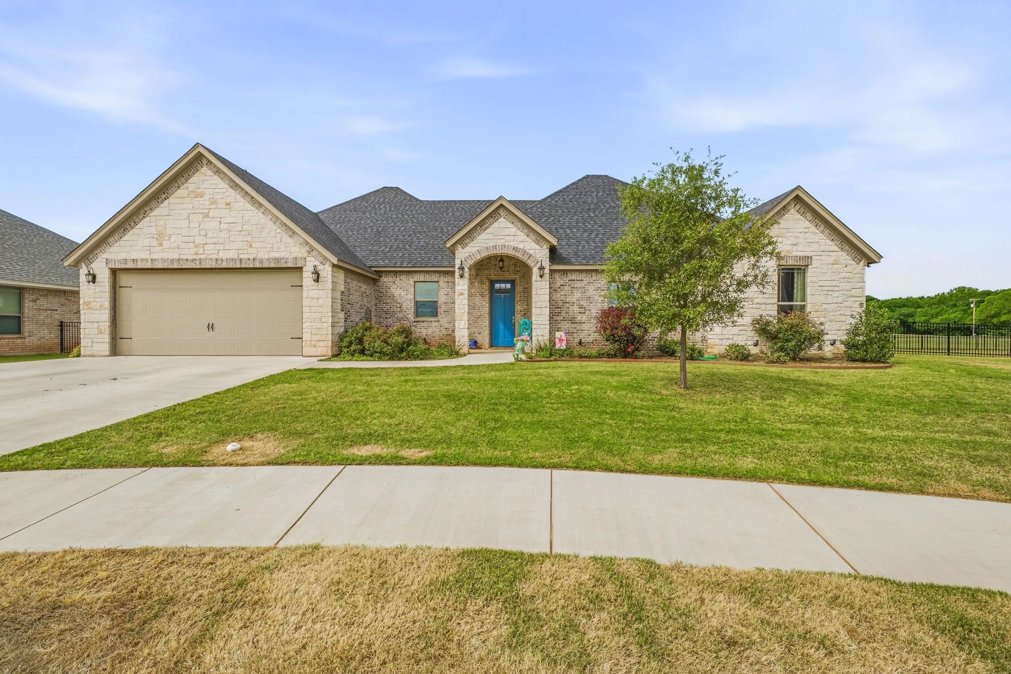 Single Family Residence For Sale in Erath County , 191 Crenshaw Court, Stephenville, Texas 76401, 4 Bedroom, 2 Bathroom, 2 Garage spaces, 2,293 Sqft, built in 2022, Preowned, Price $516,000, mls#21232813, Real Estate Agent in Stephenville, Homes For Sale in Erath county, Homes For Sale in Stephenville, Realtor in Stephenville Texas, Real Estate Brokerage Independent Realty Texas, Luminita Cordes Realtor