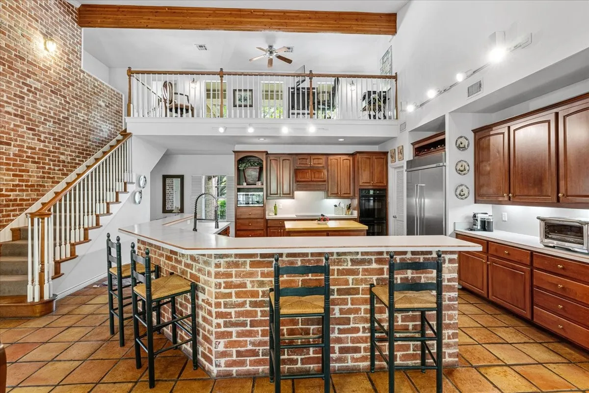 Single Family Residence For Sale in Navarro County , 602 Mills Place, Corsicana, Texas 75110, 4 Bedroom, 4 Bathroom, 2 Garage spaces, 4,232 Sqft, built in 1993, Preowned, Price $900,000, mls#21234960, Real Estate Agent in Corsicana, Homes For Sale in Navarro county, Homes For Sale in Corsicana, Realtor in Corsicana Texas, Real Estate Brokerage Independent Realty Texas, Luminita Cordes Realtor