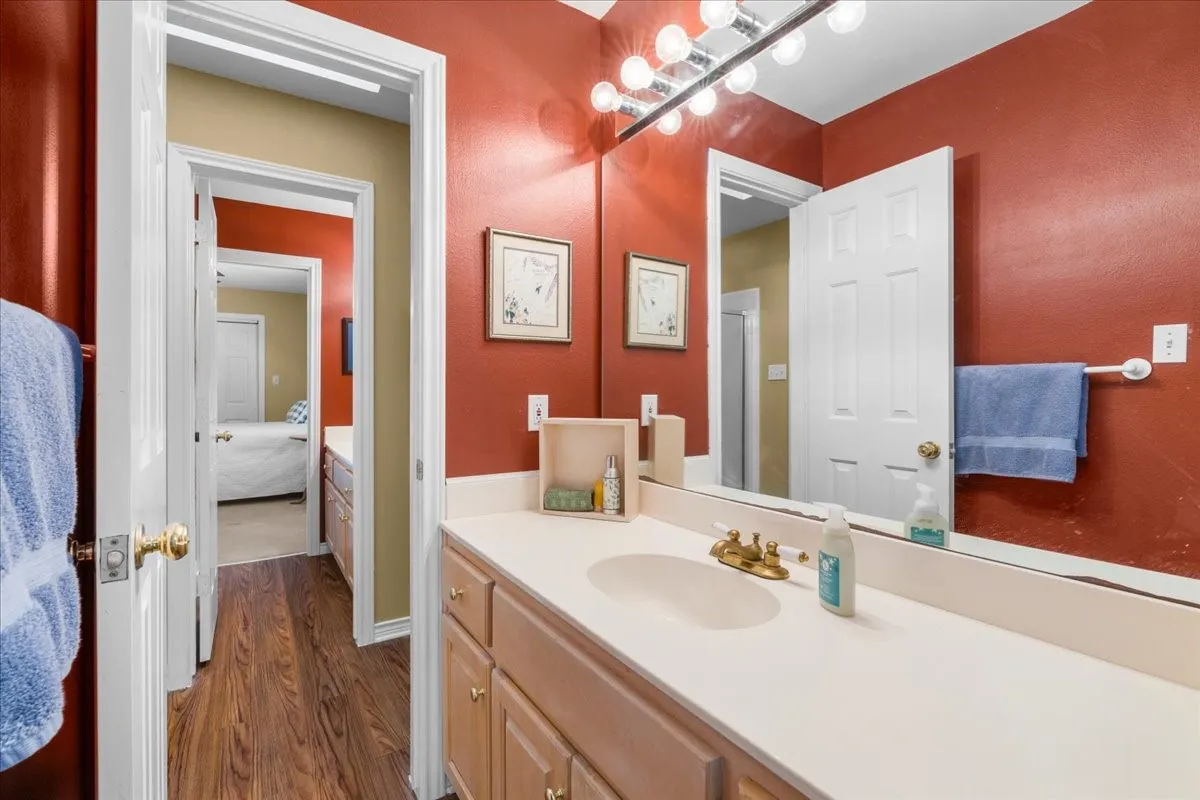 Single Family Residence For Sale in Navarro County , 602 Mills Place, Corsicana, Texas 75110, 4 Bedroom, 4 Bathroom, 2 Garage spaces, 4,232 Sqft, built in 1993, Preowned, Price $900,000, mls#21234960, Real Estate Agent in Corsicana, Homes For Sale in Navarro county, Homes For Sale in Corsicana, Realtor in Corsicana Texas, Real Estate Brokerage Independent Realty Texas, Luminita Cordes Realtor