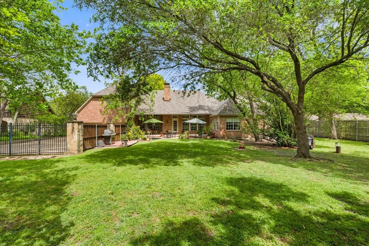 Single Family Residence For Sale in Navarro County , 602 Mills Place, Corsicana, Texas 75110, 4 Bedroom, 4 Bathroom, 2 Garage spaces, 4,232 Sqft, built in 1993, Preowned, Price $900,000, mls#21234960, Real Estate Agent in Corsicana, Homes For Sale in Navarro county, Homes For Sale in Corsicana, Realtor in Corsicana Texas, Real Estate Brokerage Independent Realty Texas, Luminita Cordes Realtor