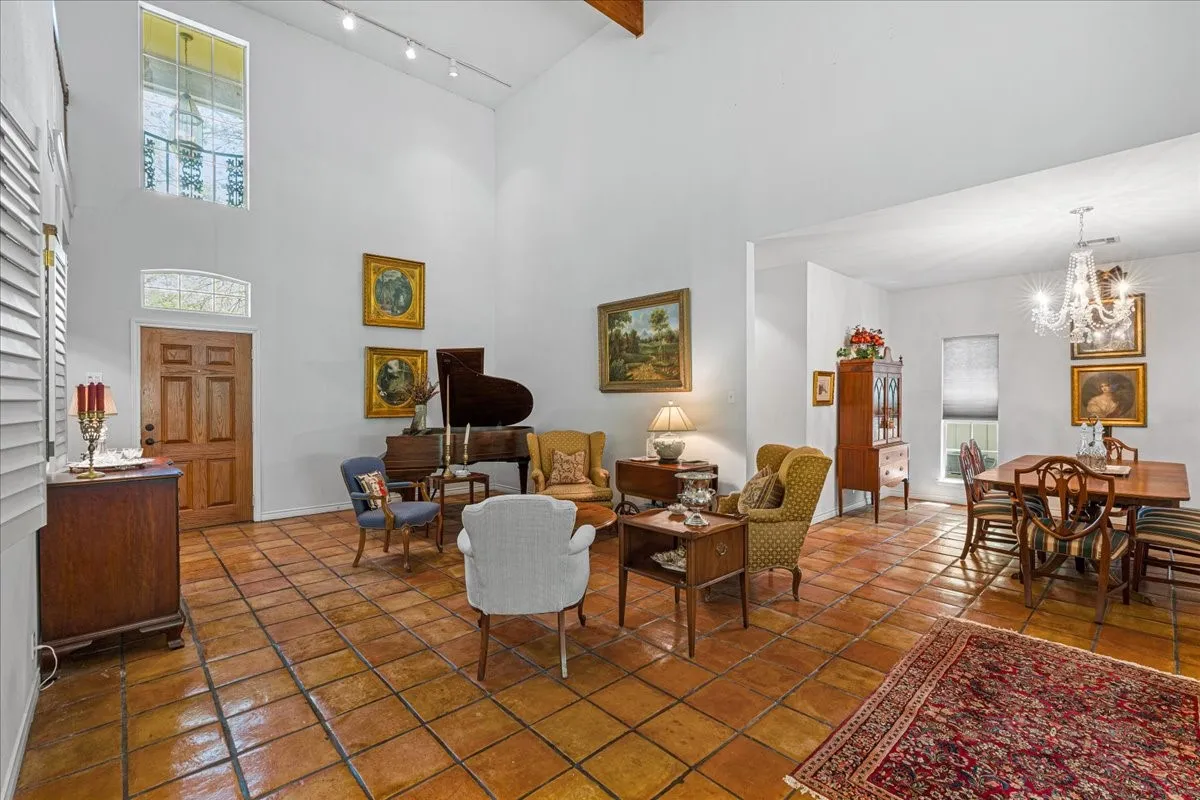Single Family Residence For Sale in Navarro County , 602 Mills Place, Corsicana, Texas 75110, 4 Bedroom, 4 Bathroom, 2 Garage spaces, 4,232 Sqft, built in 1993, Preowned, Price $900,000, mls#21234960, Real Estate Agent in Corsicana, Homes For Sale in Navarro county, Homes For Sale in Corsicana, Realtor in Corsicana Texas, Real Estate Brokerage Independent Realty Texas, Luminita Cordes Realtor
