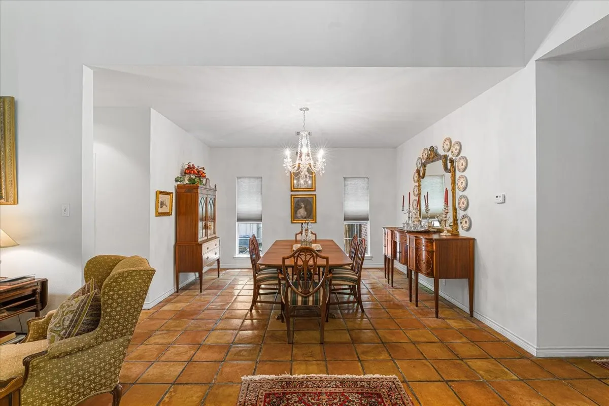 Single Family Residence For Sale in Navarro County , 602 Mills Place, Corsicana, Texas 75110, 4 Bedroom, 4 Bathroom, 2 Garage spaces, 4,232 Sqft, built in 1993, Preowned, Price $900,000, mls#21234960, Real Estate Agent in Corsicana, Homes For Sale in Navarro county, Homes For Sale in Corsicana, Realtor in Corsicana Texas, Real Estate Brokerage Independent Realty Texas, Luminita Cordes Realtor