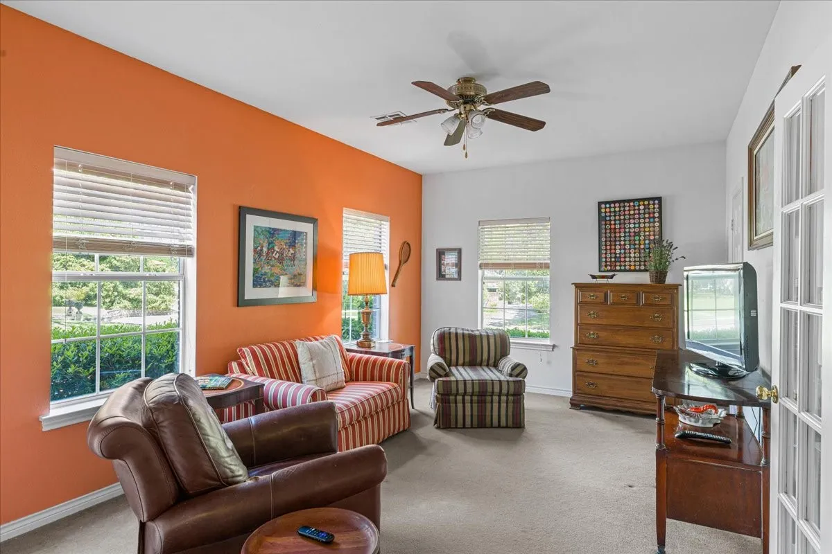 Single Family Residence For Sale in Navarro County , 602 Mills Place, Corsicana, Texas 75110, 4 Bedroom, 4 Bathroom, 2 Garage spaces, 4,232 Sqft, built in 1993, Preowned, Price $900,000, mls#21234960, Real Estate Agent in Corsicana, Homes For Sale in Navarro county, Homes For Sale in Corsicana, Realtor in Corsicana Texas, Real Estate Brokerage Independent Realty Texas, Luminita Cordes Realtor