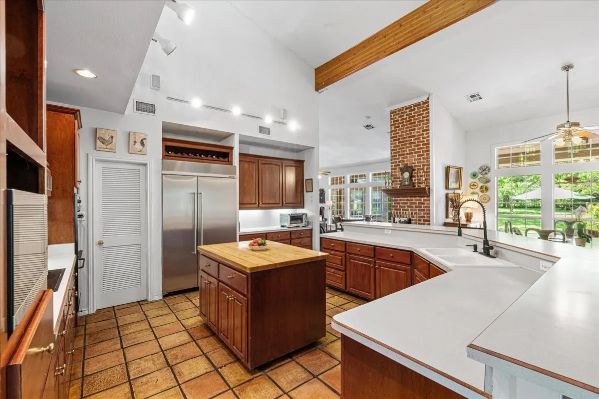 Single Family Residence For Sale in Navarro County , 602 Mills Place, Corsicana, Texas 75110, 4 Bedroom, 4 Bathroom, 2 Garage spaces, 4,232 Sqft, built in 1993, Preowned, Price $900,000, mls#21234960, Real Estate Agent in Corsicana, Homes For Sale in Navarro county, Homes For Sale in Corsicana, Realtor in Corsicana Texas, Real Estate Brokerage Independent Realty Texas, Luminita Cordes Realtor