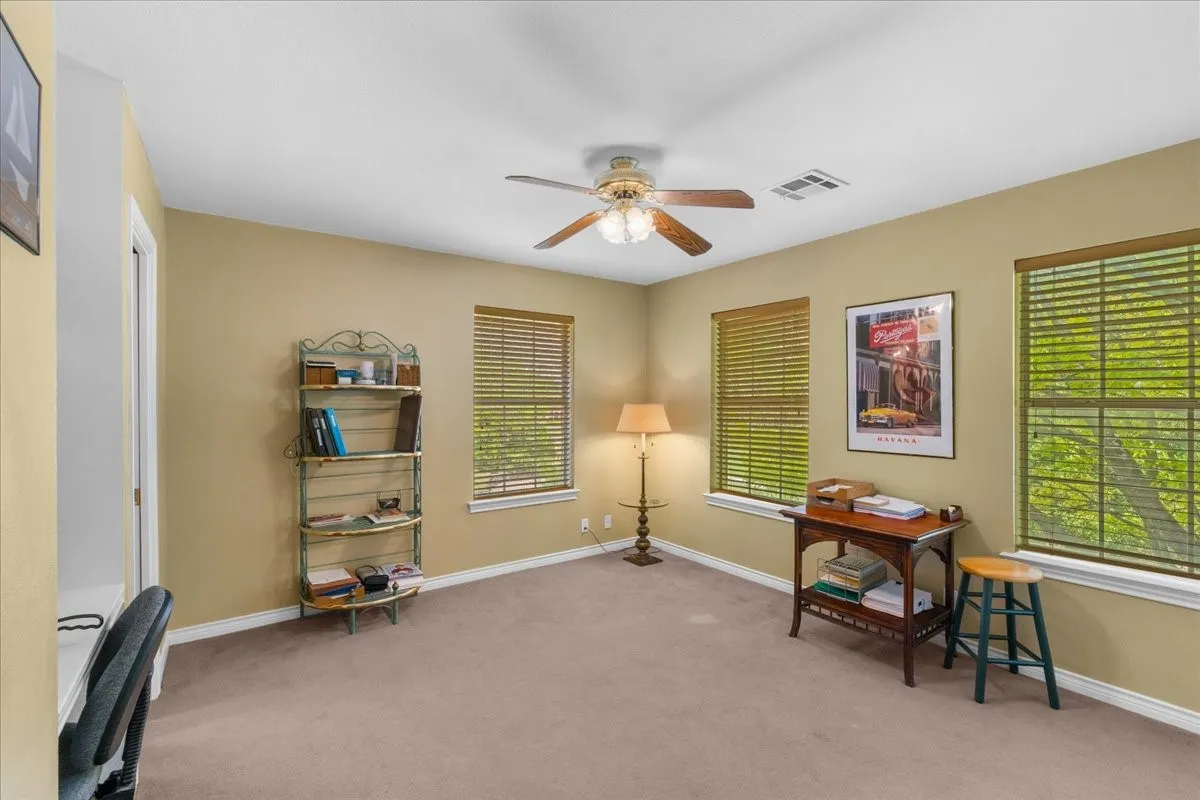 Single Family Residence For Sale in Navarro County , 602 Mills Place, Corsicana, Texas 75110, 4 Bedroom, 4 Bathroom, 2 Garage spaces, 4,232 Sqft, built in 1993, Preowned, Price $900,000, mls#21234960, Real Estate Agent in Corsicana, Homes For Sale in Navarro county, Homes For Sale in Corsicana, Realtor in Corsicana Texas, Real Estate Brokerage Independent Realty Texas, Luminita Cordes Realtor