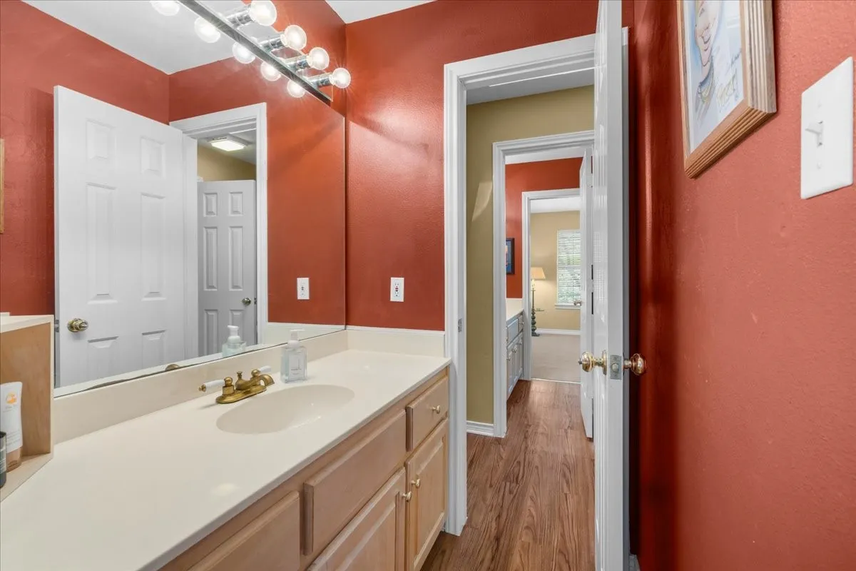 Single Family Residence For Sale in Navarro County , 602 Mills Place, Corsicana, Texas 75110, 4 Bedroom, 4 Bathroom, 2 Garage spaces, 4,232 Sqft, built in 1993, Preowned, Price $900,000, mls#21234960, Real Estate Agent in Corsicana, Homes For Sale in Navarro county, Homes For Sale in Corsicana, Realtor in Corsicana Texas, Real Estate Brokerage Independent Realty Texas, Luminita Cordes Realtor