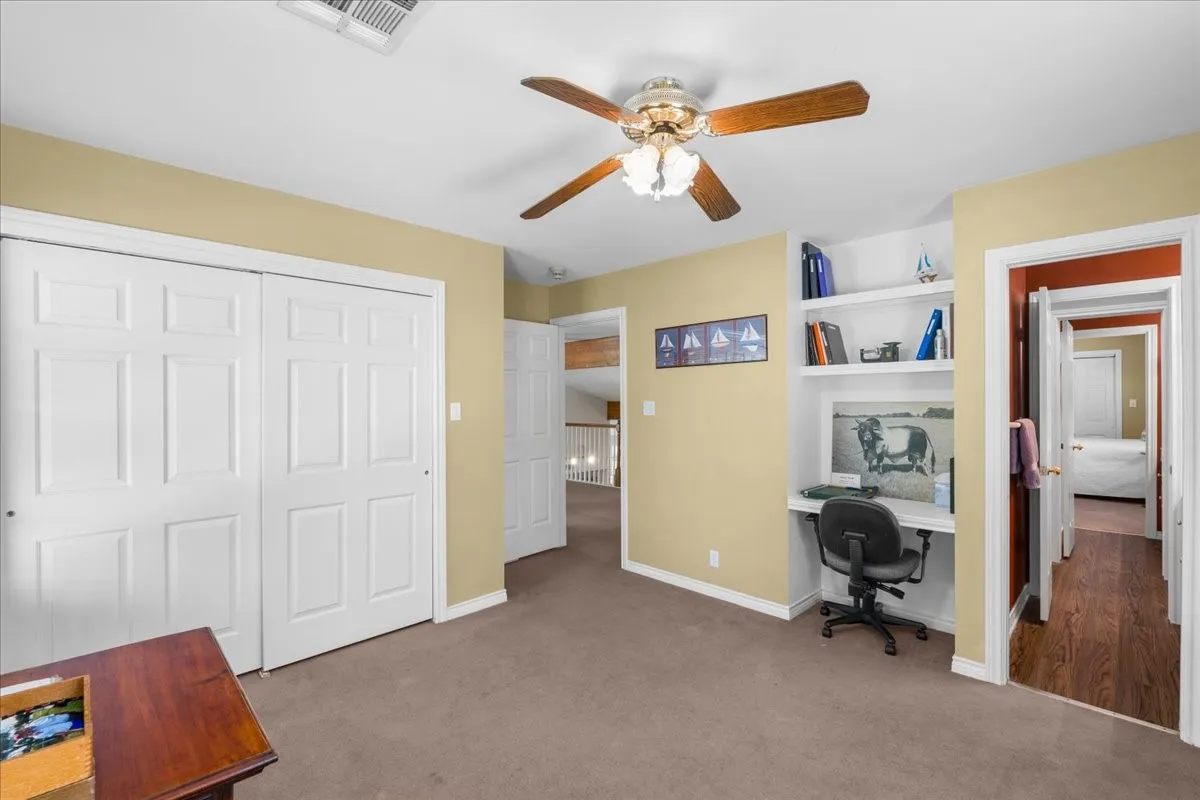 Single Family Residence For Sale in Navarro County , 602 Mills Place, Corsicana, Texas 75110, 4 Bedroom, 4 Bathroom, 2 Garage spaces, 4,232 Sqft, built in 1993, Preowned, Price $900,000, mls#21234960, Real Estate Agent in Corsicana, Homes For Sale in Navarro county, Homes For Sale in Corsicana, Realtor in Corsicana Texas, Real Estate Brokerage Independent Realty Texas, Luminita Cordes Realtor