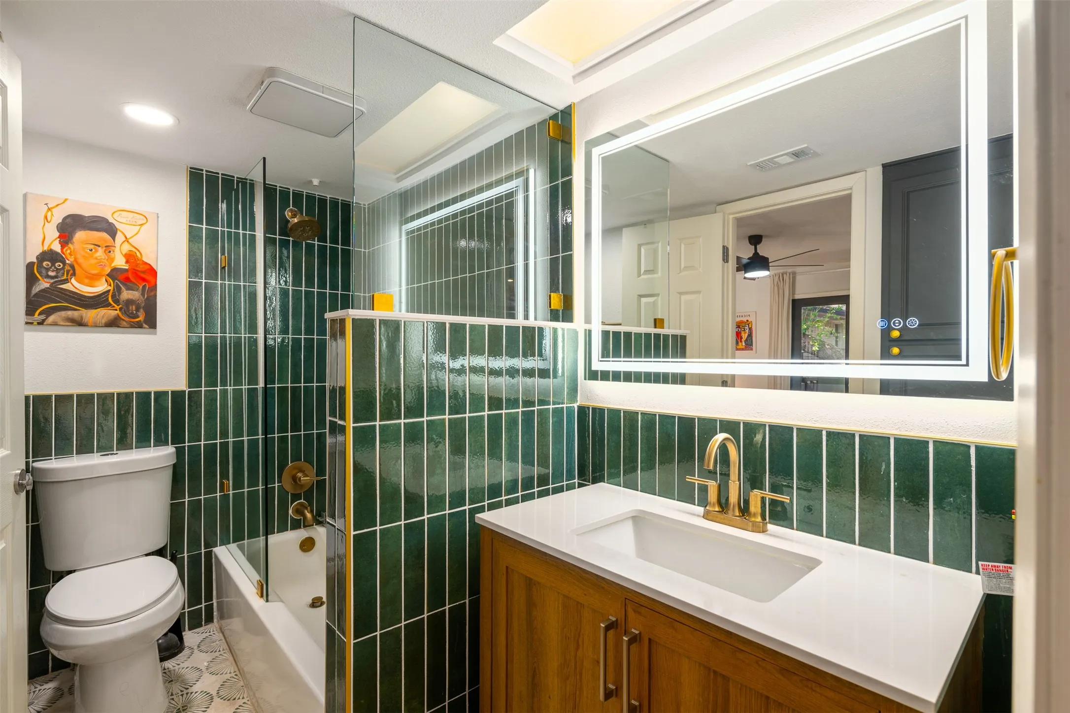Condominium For Sale in Dallas County , 10215 Regal Oaks Drive A, Dallas, Texas 75230, 2 Bedroom, 2 Bathroom, 2 Garage spaces, 1,461 Sqft, built in 1963, mls#21233911, Real Estate Agent in Dallas, Homes For Sale in Dallas county, Homes For Sale in Dallas, Realtor in Dallas Texas, Real Estate Brokerage Independent Realty Texas, Luminita Cordes Realtor