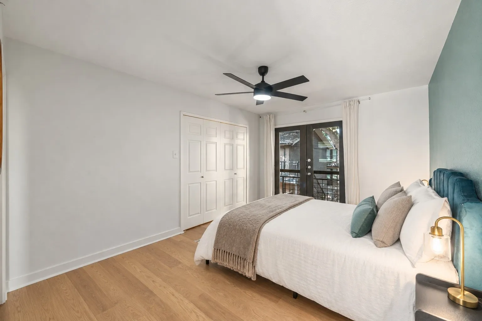 Condominium For Sale in Dallas County , 10215 Regal Oaks Drive A, Dallas, Texas 75230, 2 Bedroom, 2 Bathroom, 2 Garage spaces, 1,461 Sqft, built in 1963, mls#21233911, Real Estate Agent in Dallas, Homes For Sale in Dallas county, Homes For Sale in Dallas, Realtor in Dallas Texas, Real Estate Brokerage Independent Realty Texas, Luminita Cordes Realtor