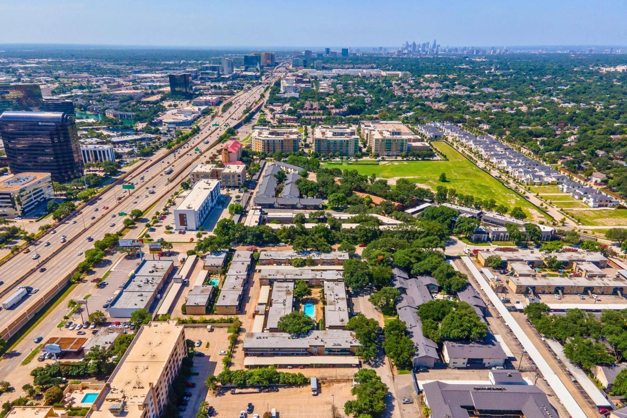 Condominium For Sale in Dallas County , 10215 Regal Oaks Drive A, Dallas, Texas 75230, 2 Bedroom, 2 Bathroom, 2 Garage spaces, 1,461 Sqft, built in 1963, mls#21233911, Real Estate Agent in Dallas, Homes For Sale in Dallas county, Homes For Sale in Dallas, Realtor in Dallas Texas, Real Estate Brokerage Independent Realty Texas, Luminita Cordes Realtor