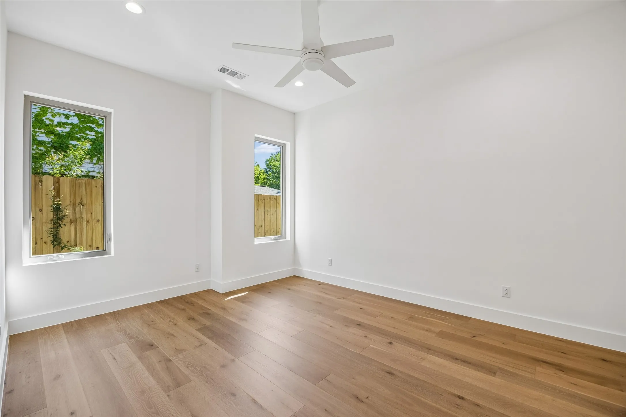 Single Family Residence For Sale in Dallas County , 11131 Hillcrest Road, Dallas, Texas 75230, 5 Bedroom, 6 Bathroom, 2 Garage spaces, 4,216 Sqft, built in 2025, mls#21232108, Real Estate Agent in Dallas, Homes For Sale in Dallas county, Homes For Sale in Dallas, Realtor in Dallas Texas, Real Estate Brokerage Independent Realty Texas, Luminita Cordes Realtor