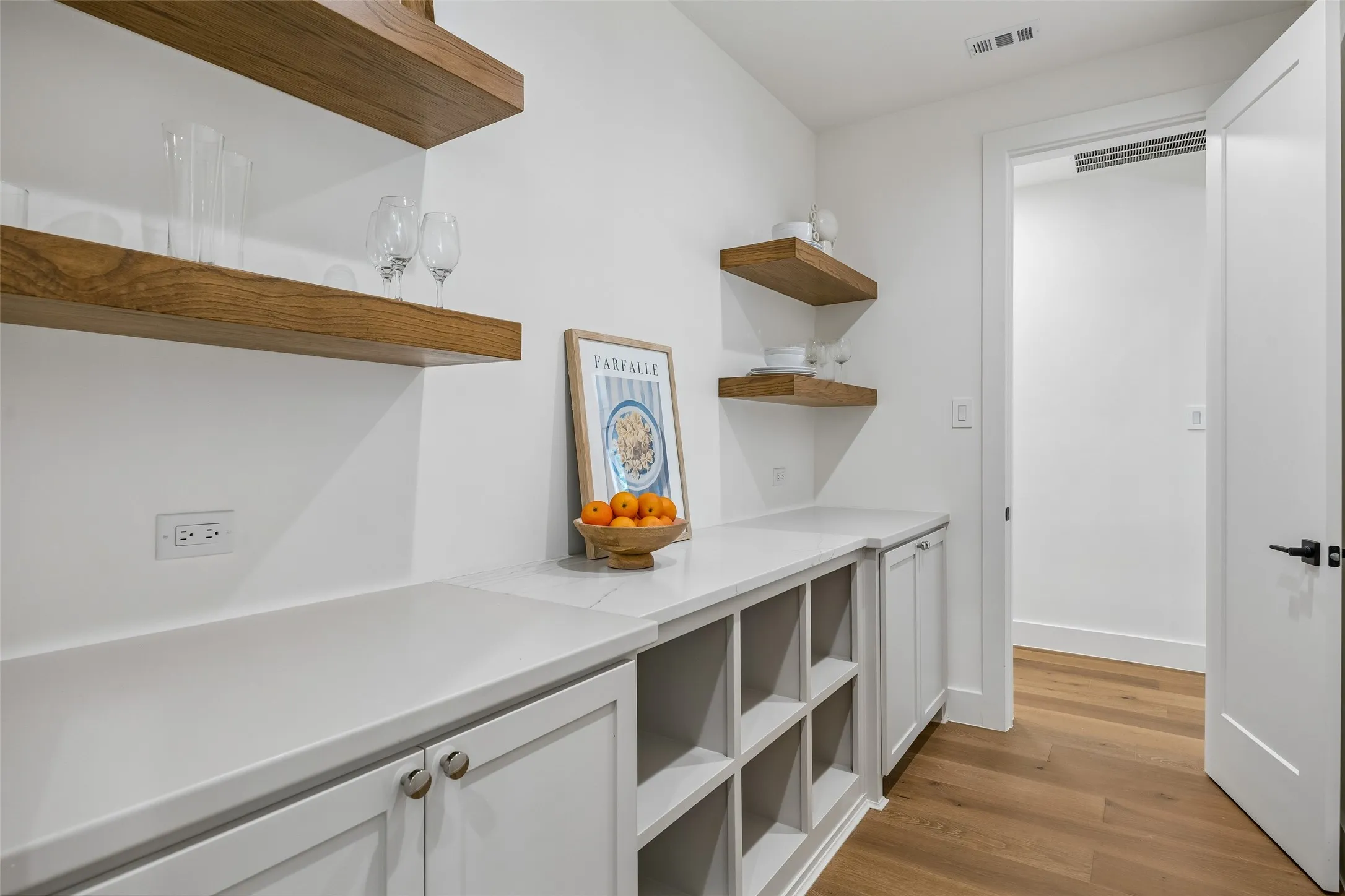 Single Family Residence For Sale in Dallas County , 11131 Hillcrest Road, Dallas, Texas 75230, 5 Bedroom, 6 Bathroom, 2 Garage spaces, 4,216 Sqft, built in 2025, mls#21232108, Real Estate Agent in Dallas, Homes For Sale in Dallas county, Homes For Sale in Dallas, Realtor in Dallas Texas, Real Estate Brokerage Independent Realty Texas, Luminita Cordes Realtor